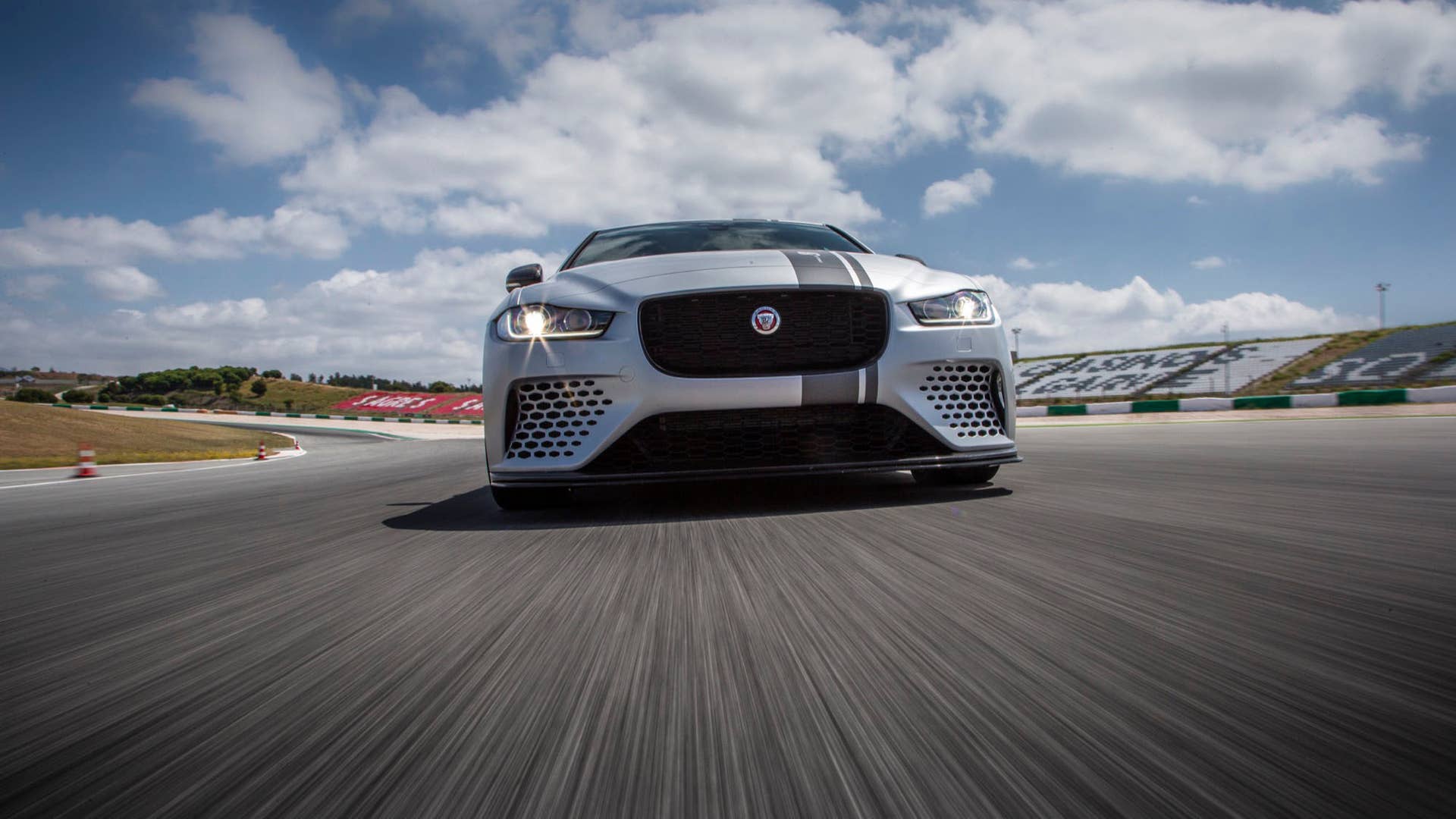 2019 Jaguar XE SV Project 8