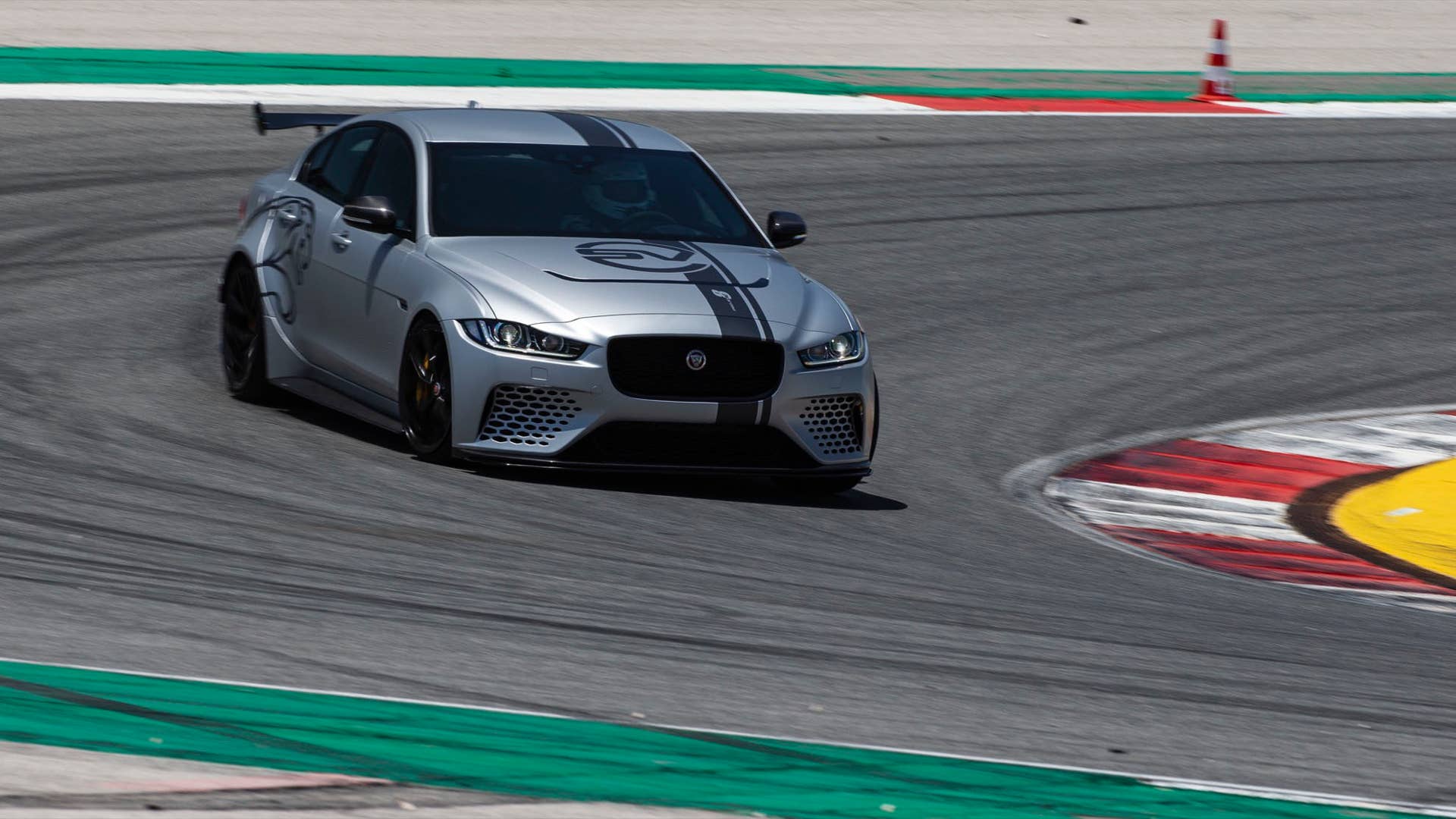 2019 Jaguar XE SV Project 8