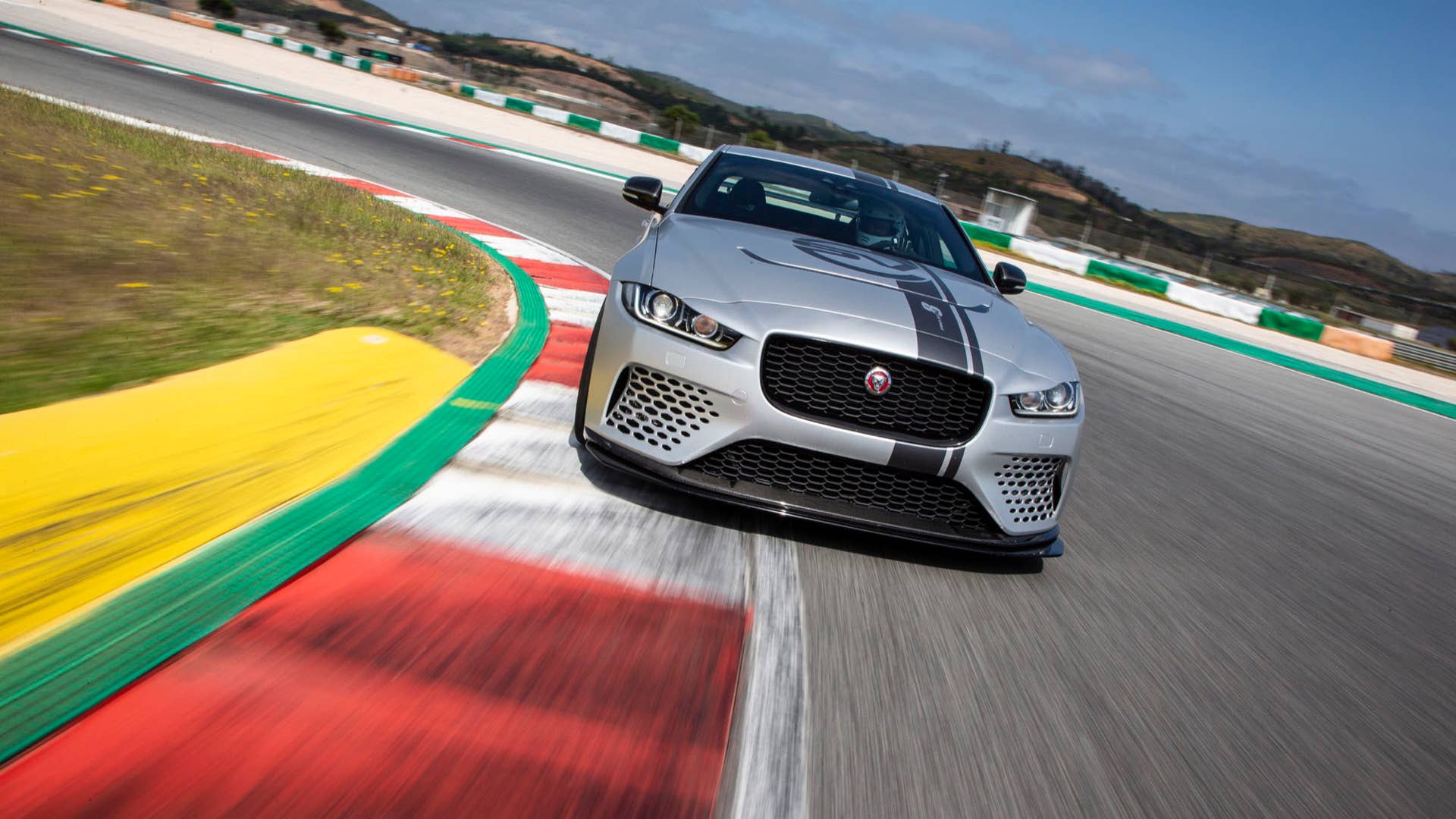 2019 Jaguar XE SV Project 8