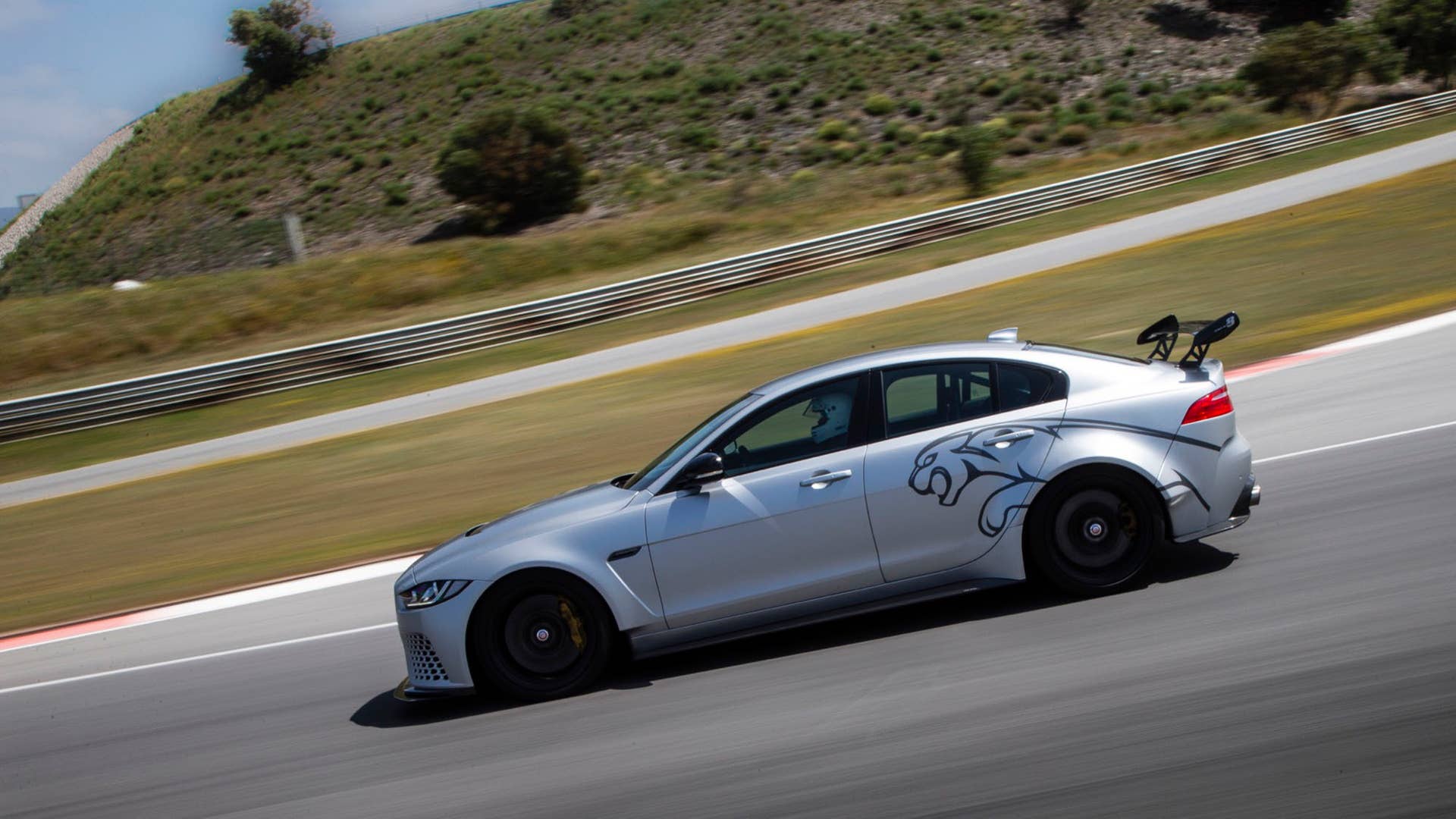 2019 Jaguar XE SV Project 8