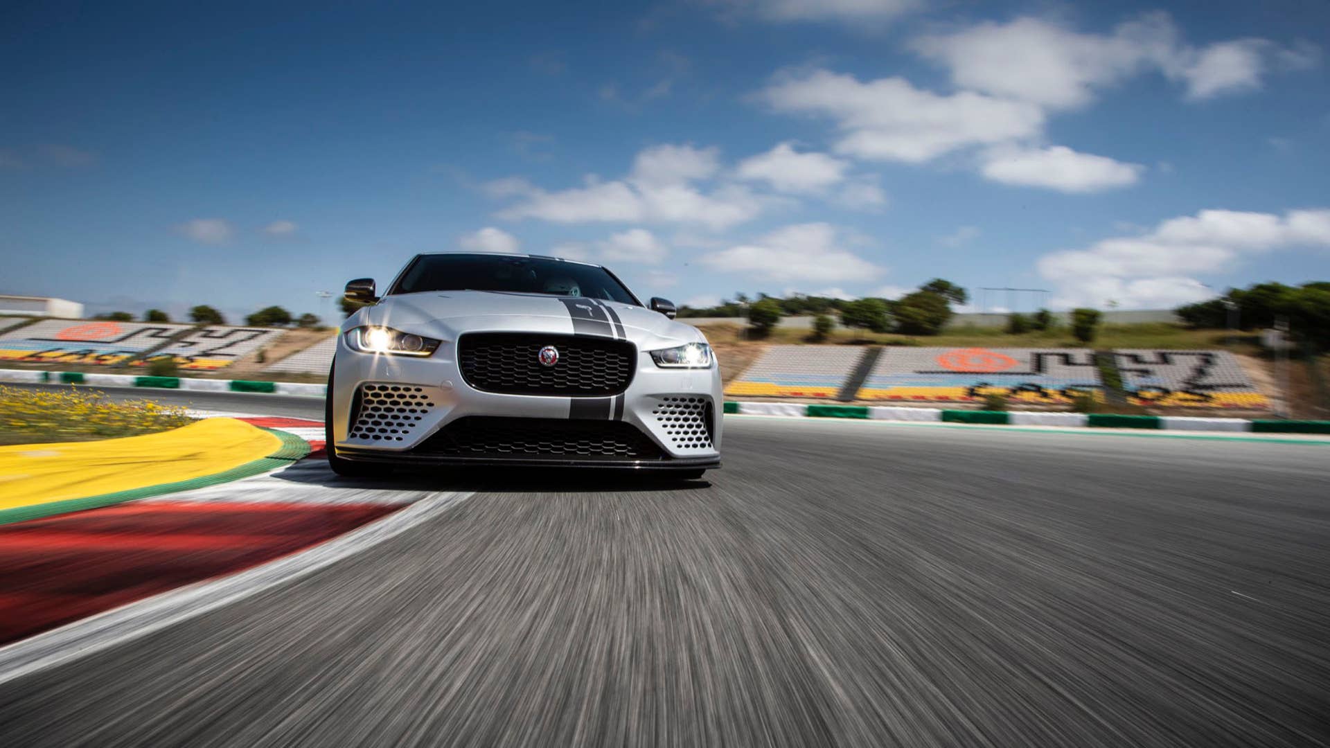 2019 Jaguar XE SV Project 8