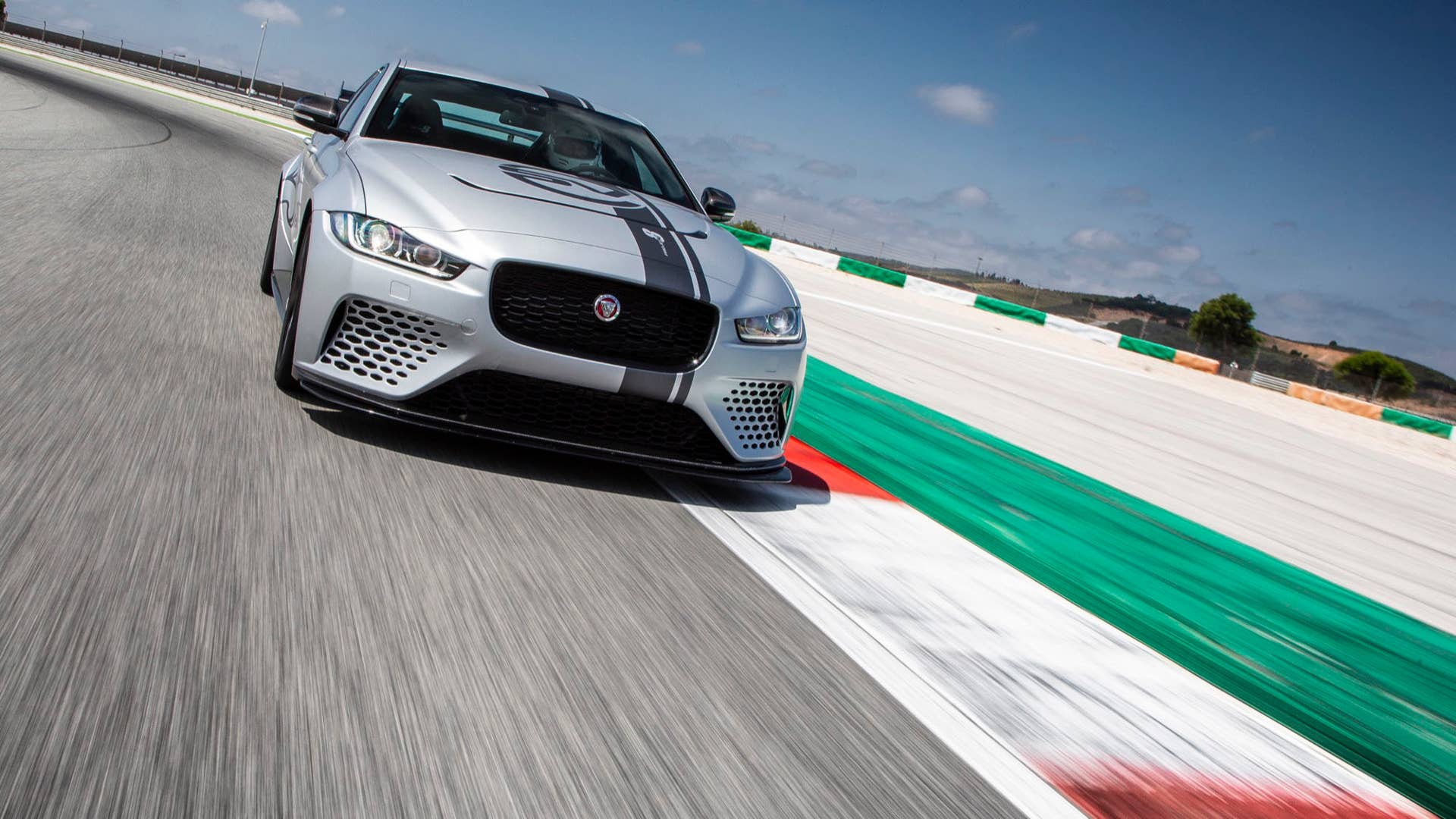 2019 Jaguar XE SV Project 8