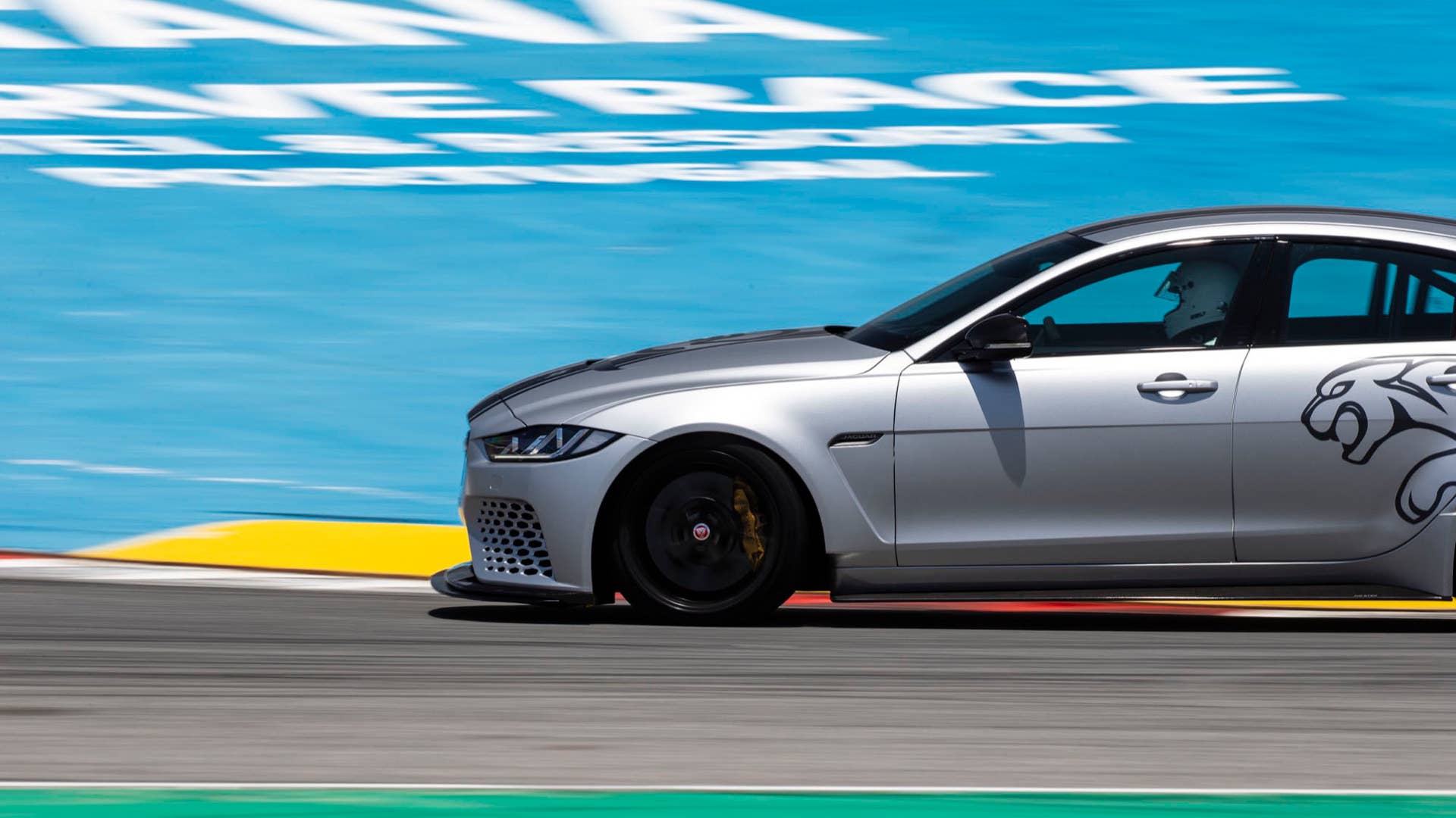 2019 Jaguar XE SV Project 8