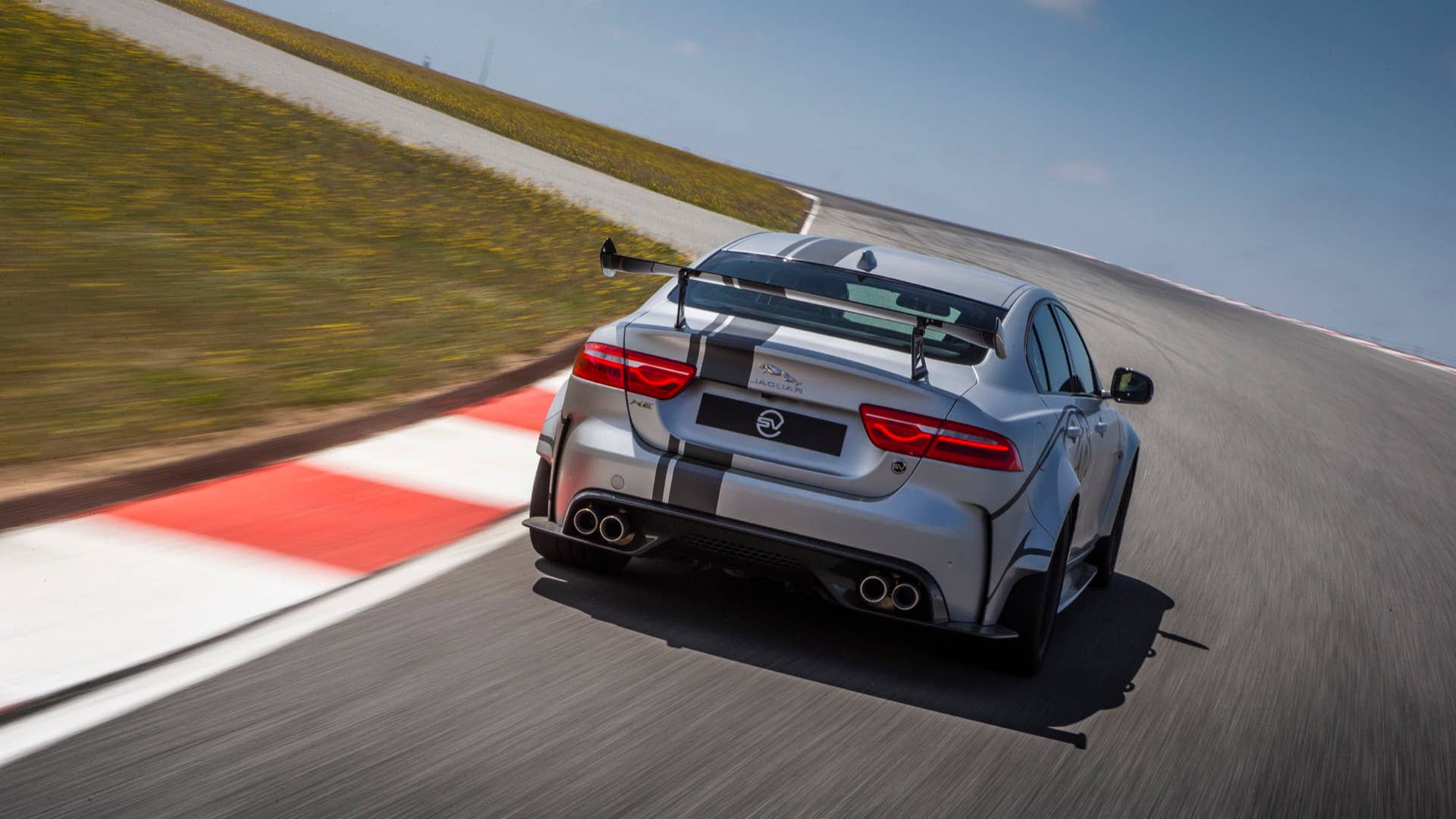 2019 Jaguar XE SV Project 8