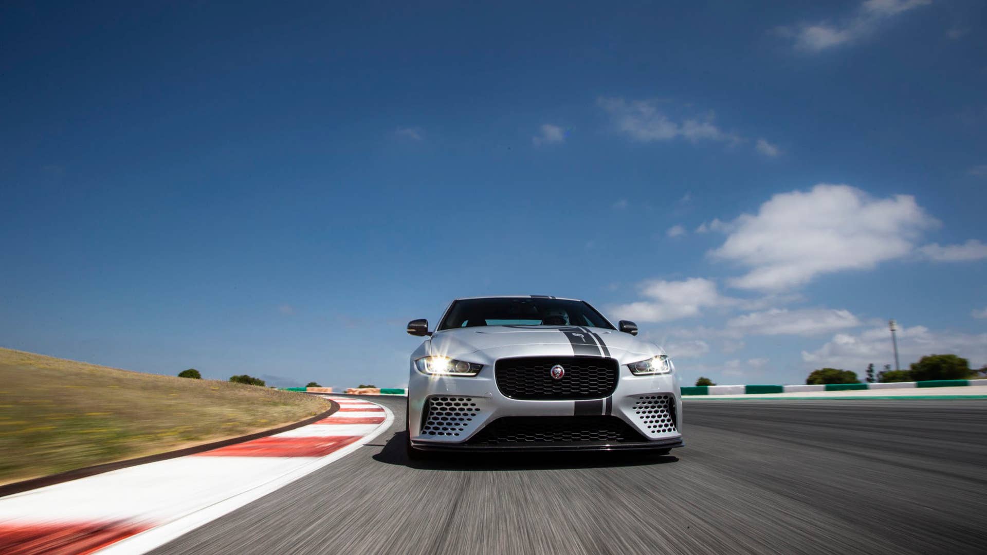 2019 Jaguar XE SV Project 8