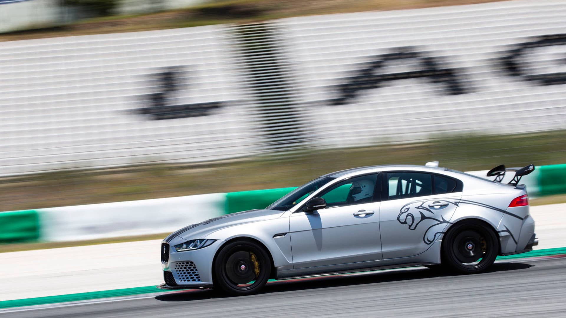2019 Jaguar XE SV Project 8
