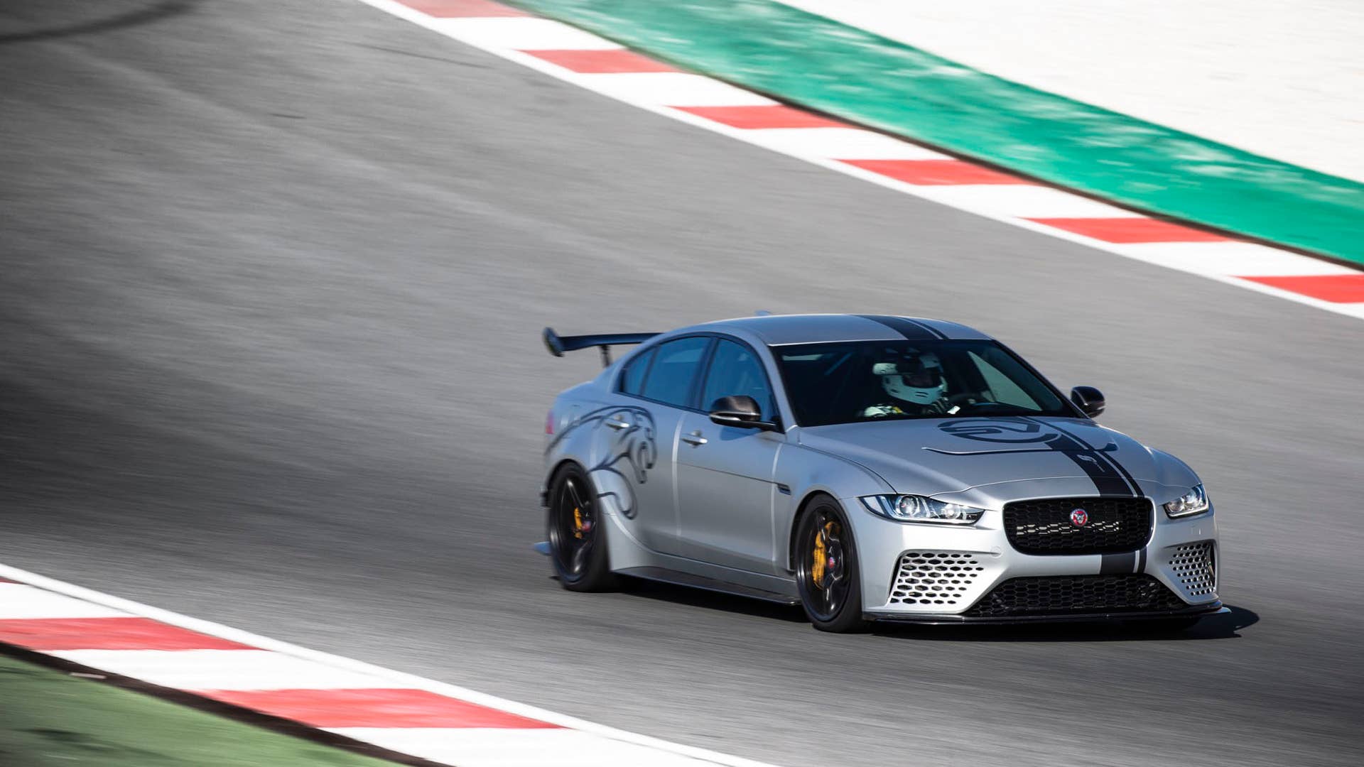 2019 Jaguar XE SV Project 8