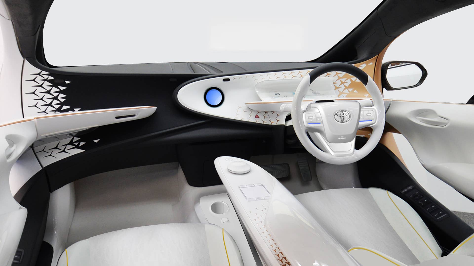 The LQ concept evolves Toyota's Concept-i from the 2017 Consumer Electronics Show. The AI assistant Yui has expanded interactivity and control functions.