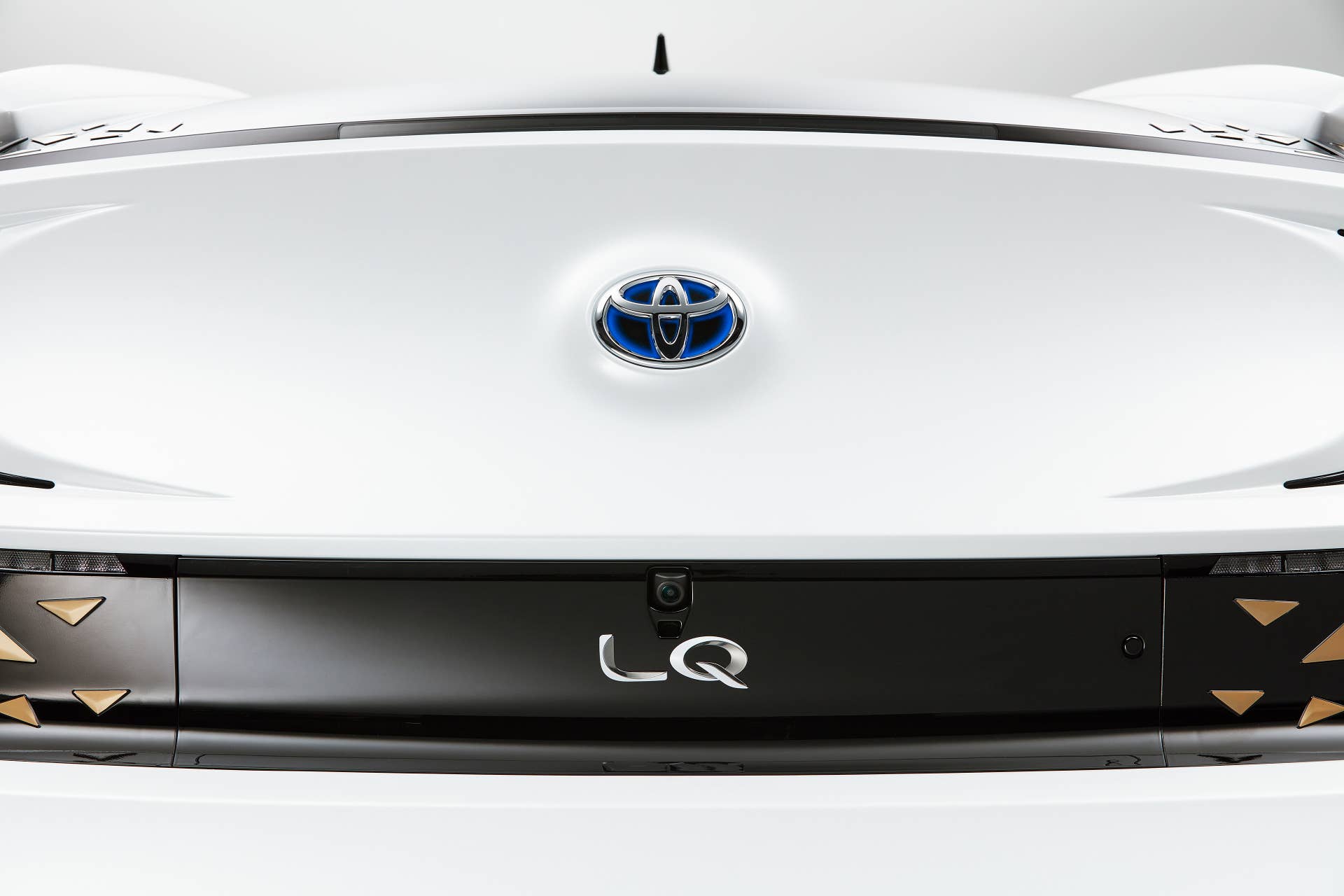 The LQ concept evolves Toyota's Concept-i from the 2017 Consumer Electronics Show. The AI assistant Yui has expanded interactivity and control functions.