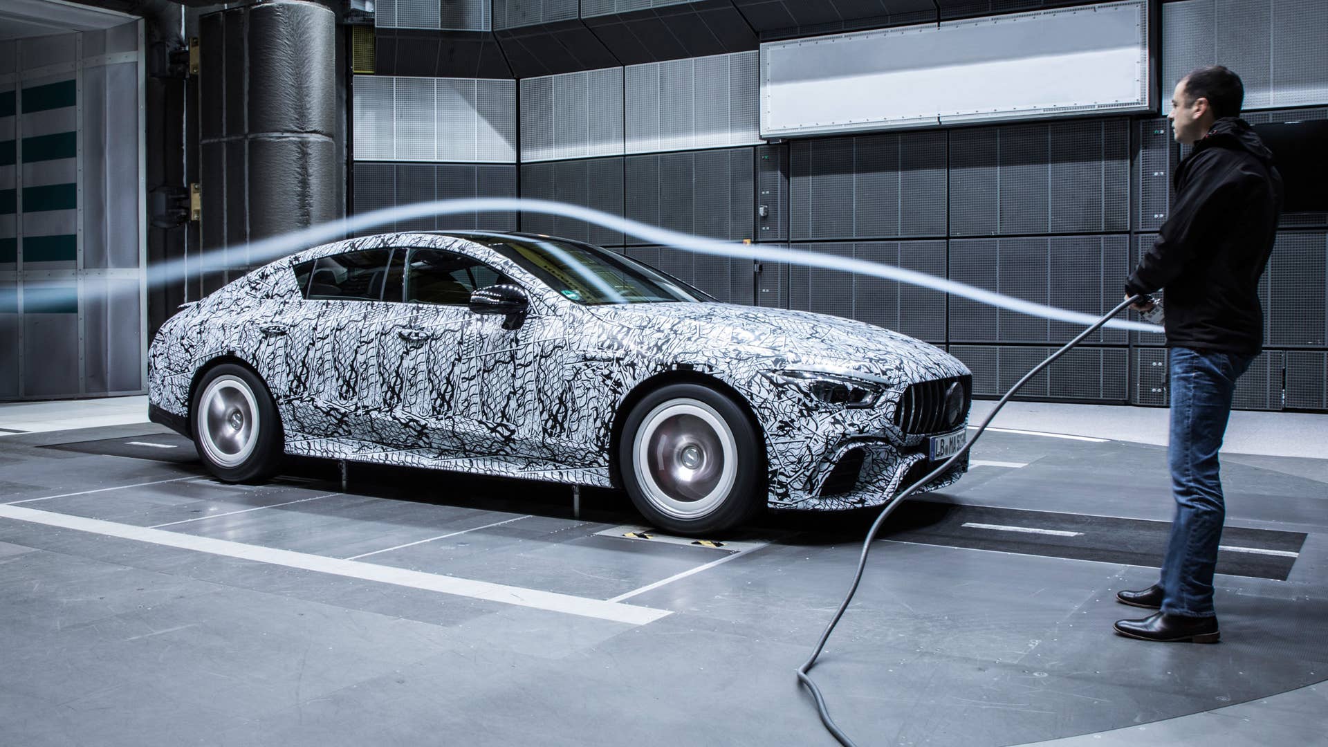 Mercedes-AMG GT viertüriges Coupé. Erprobung im Windkanal. // Mercedes-AMG GT four-door coupé. Testing in the wind tunnel.