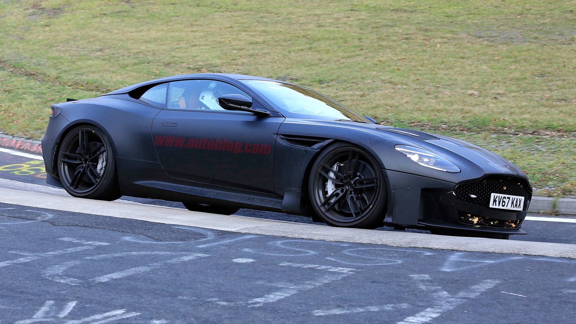 2019 Aston Martin Vanquish profile
