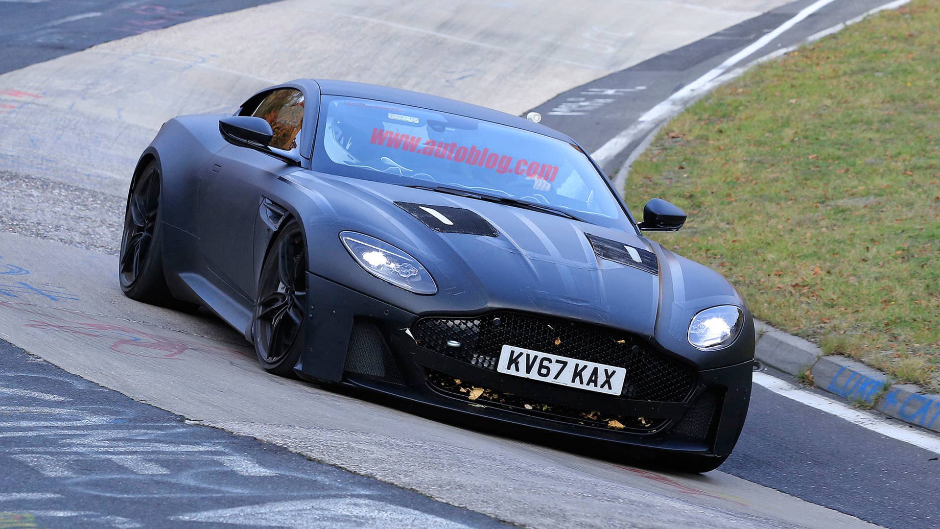 2019 Aston Martin Vanquish front quarter
