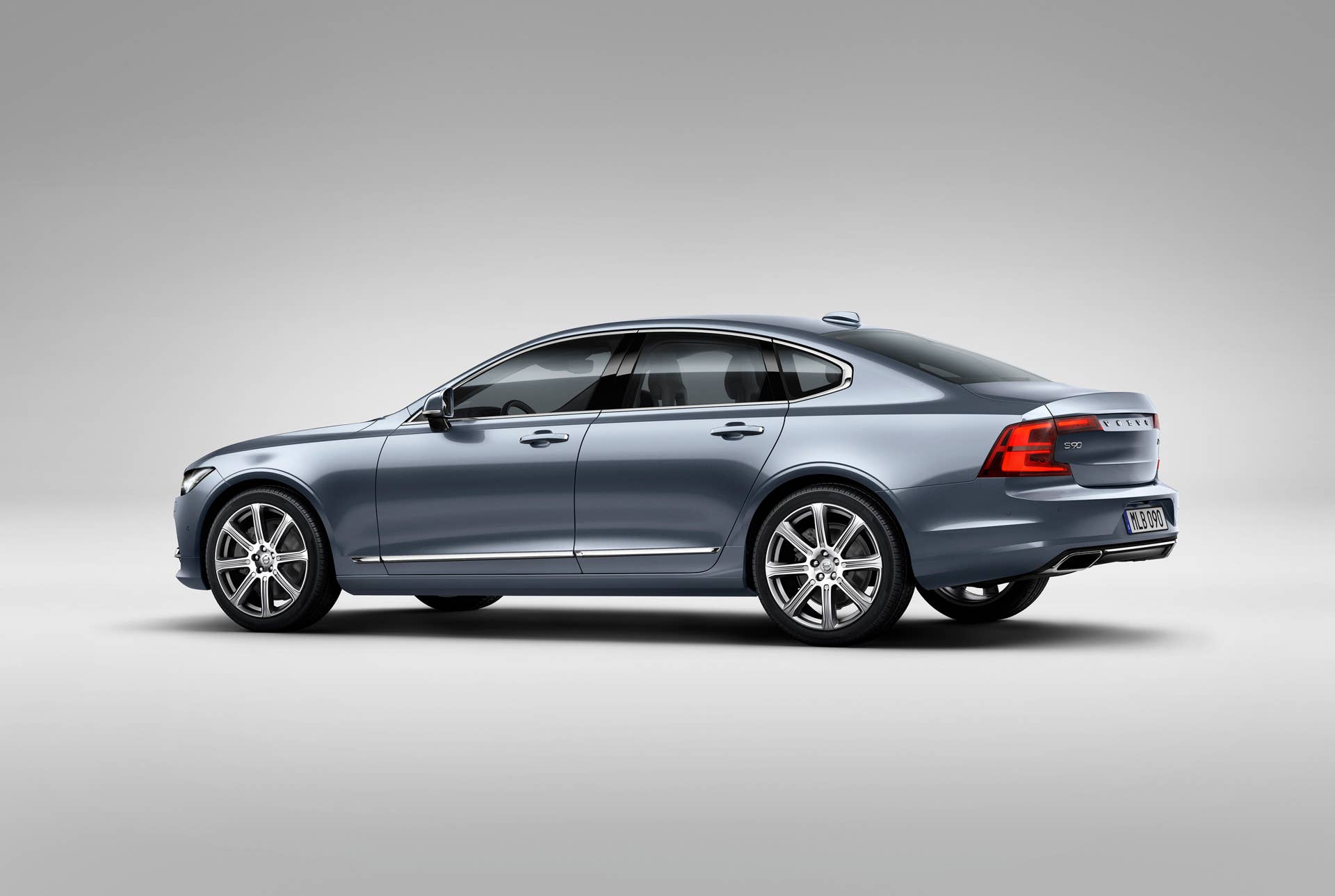 2017 Volvo S90 rear 3/4 studio