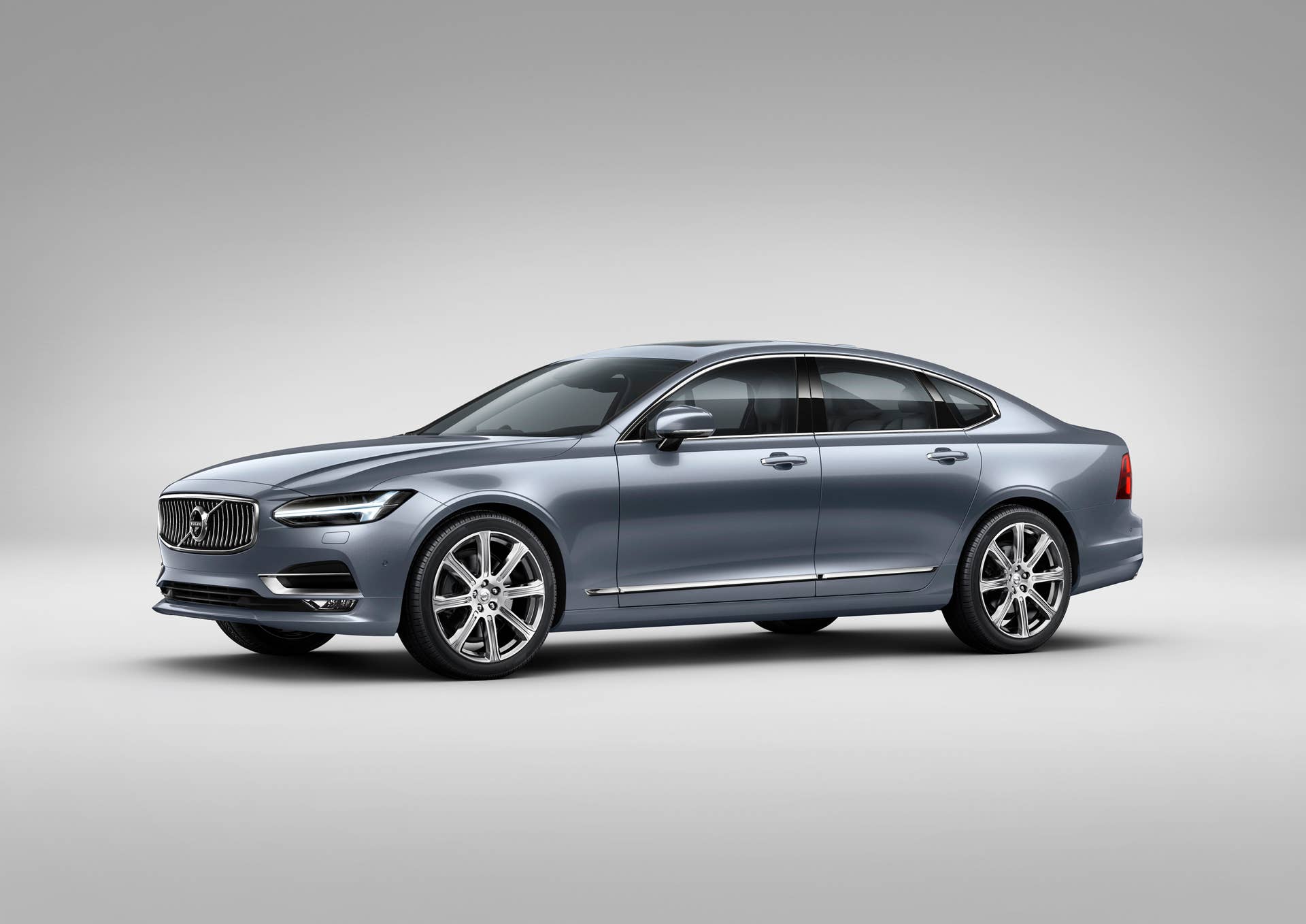 2017 Volvo S90 front 3/4 studio