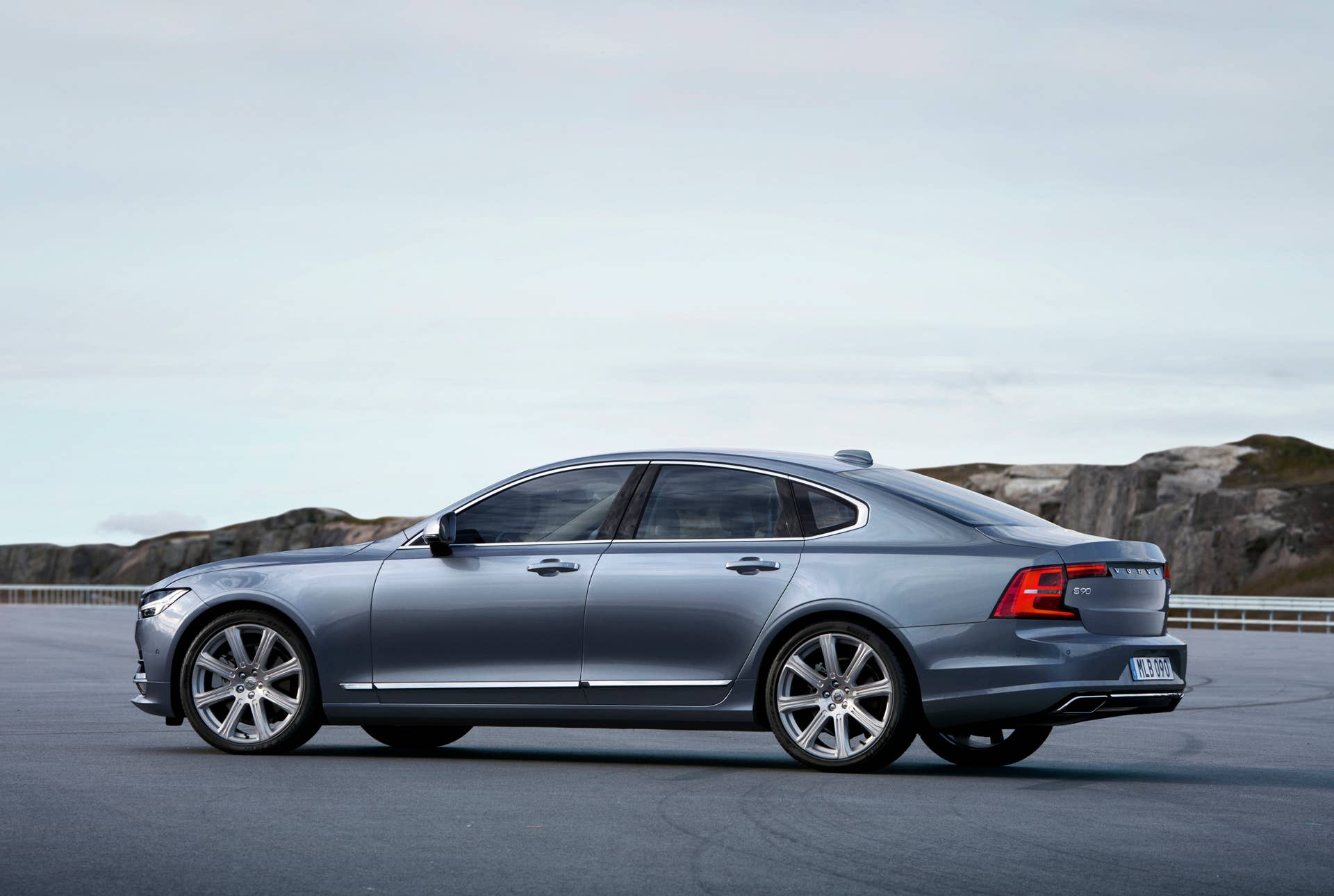 2017 Volvo S90 location outdoors rear 3/4