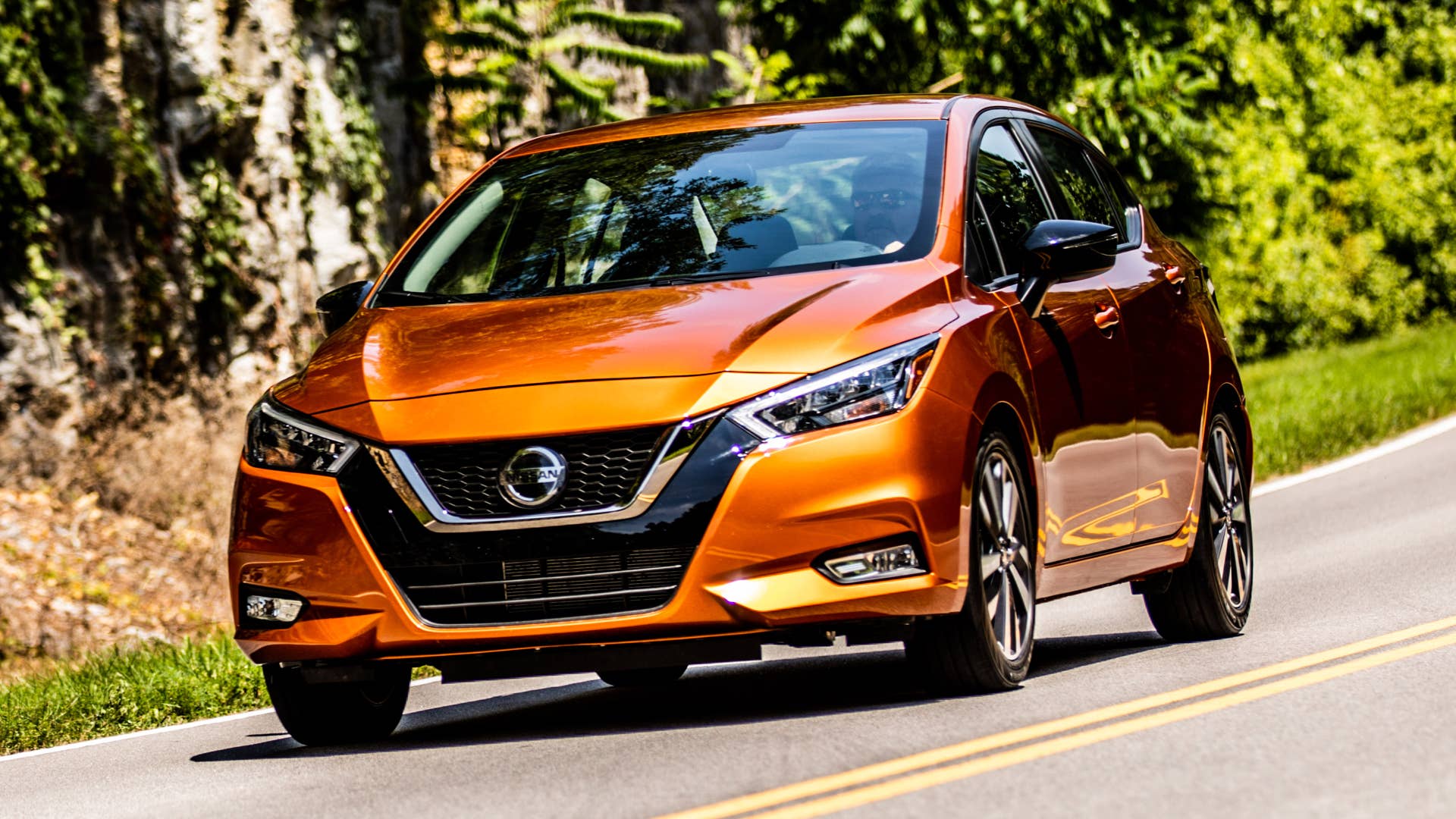 2020 Nissan Versa SR