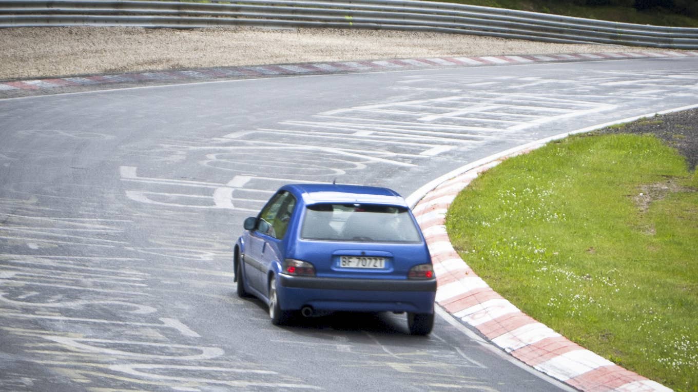 A Citroën Saxo, a Fiat Cinquecento, a Toyota Yaris, a VW Up!: all available with small enough engines.