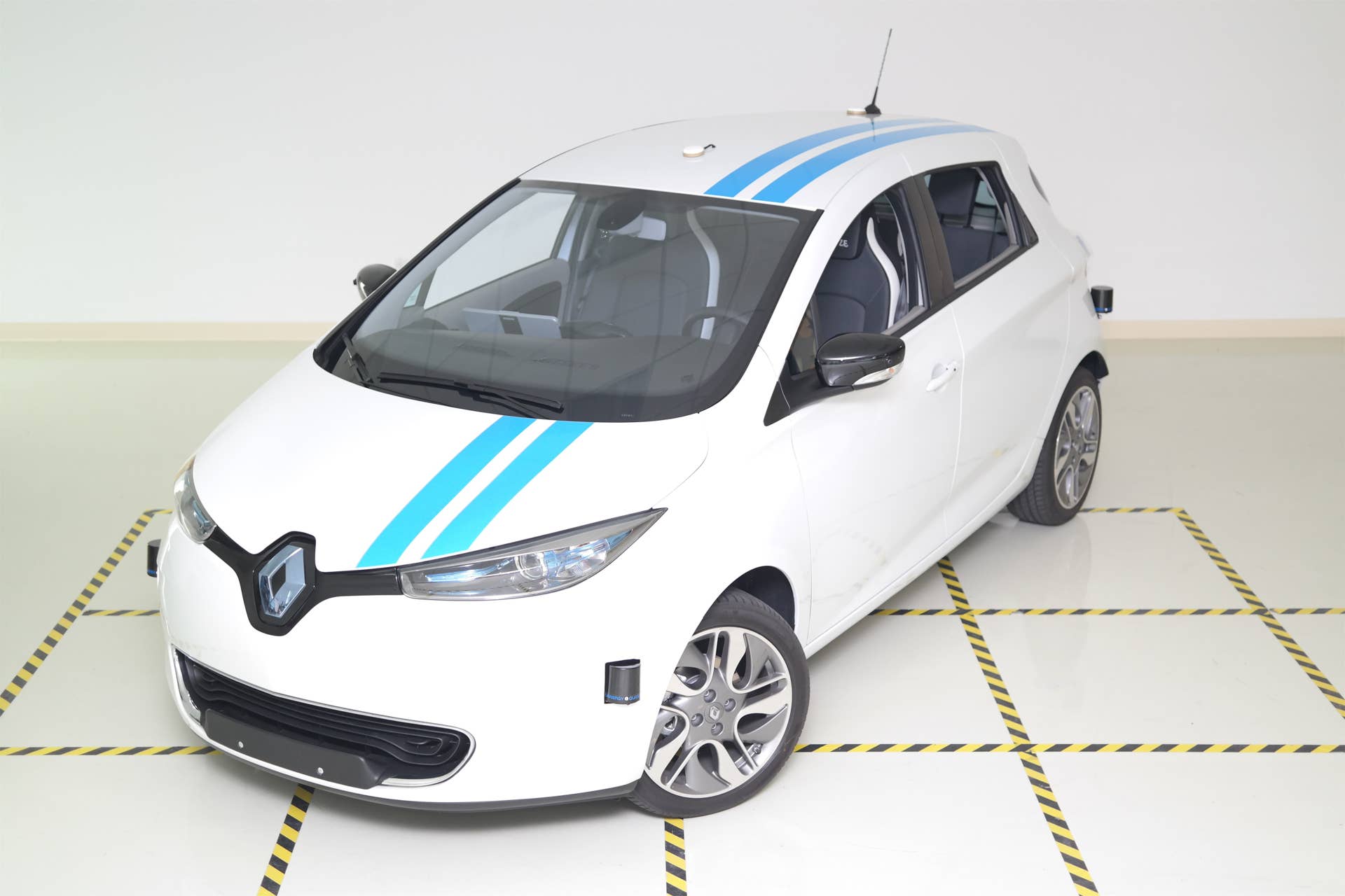 2017 - CALLIE, an autonomous driving car from Renault