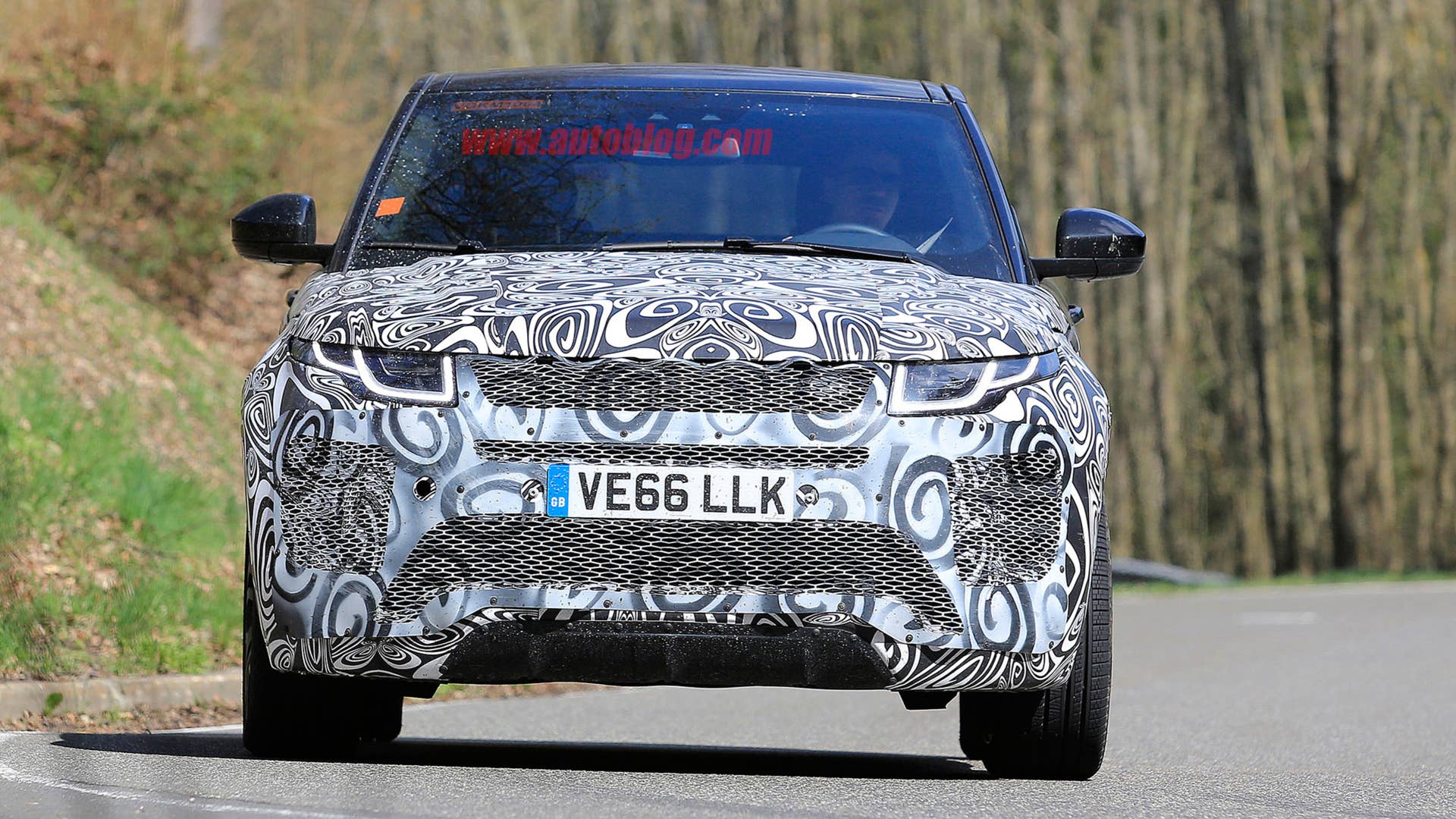 Range Rover Evoque spy shots front 2