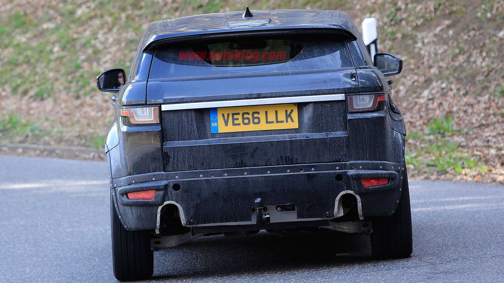 Range Rover Evoque spy shots rear