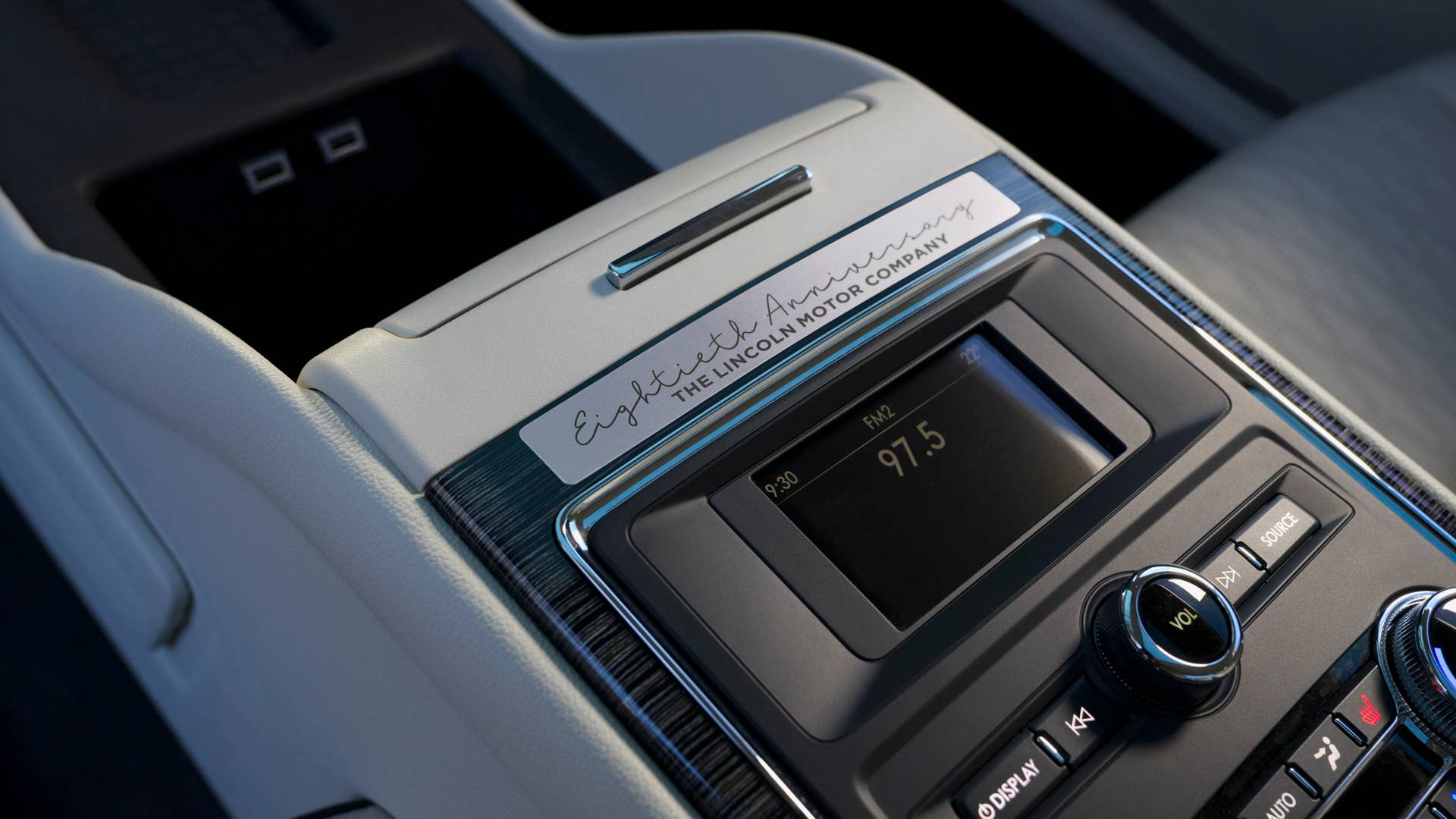 2019 Lincoln Continental Coach Door Edition