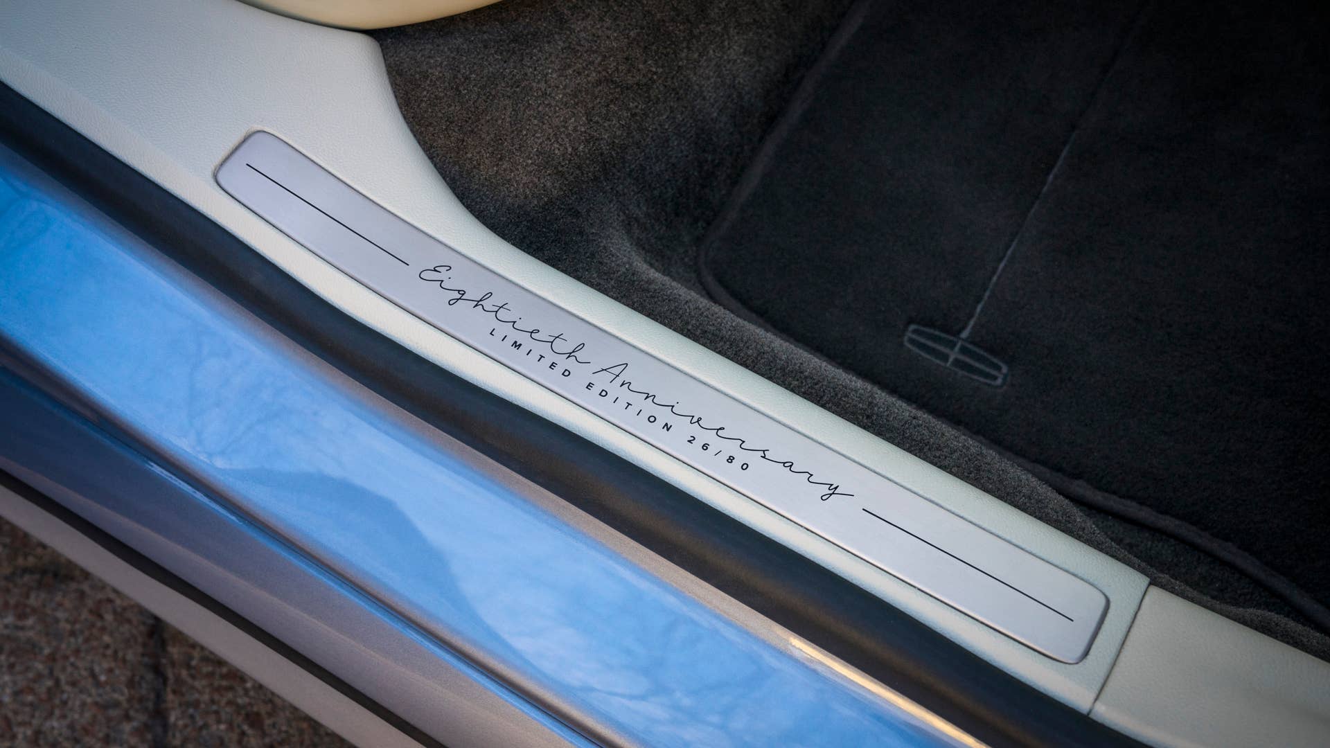 2019 Lincoln Continental Coach Door Edition