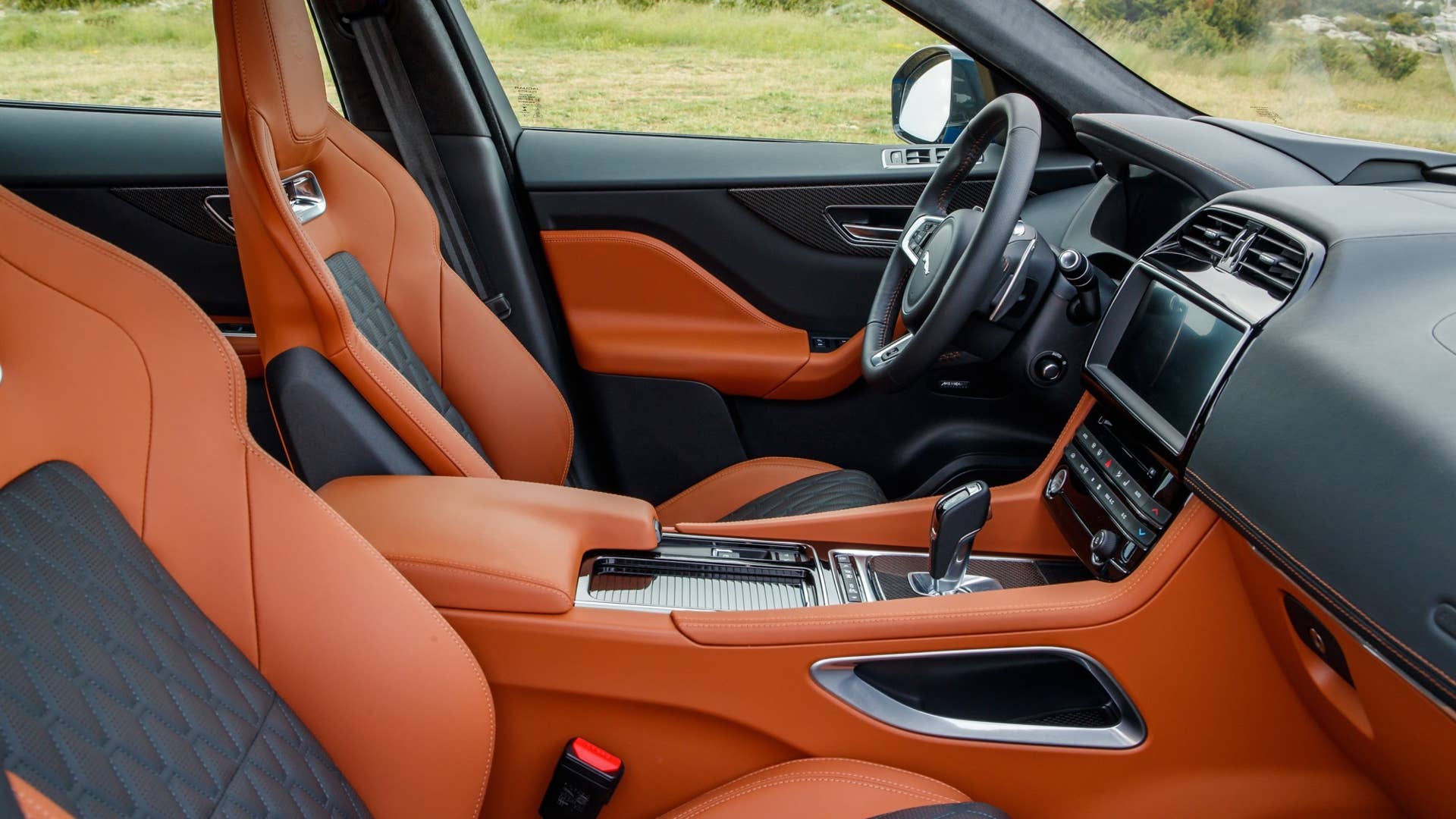 2019 Jaguar F-Pace SVR