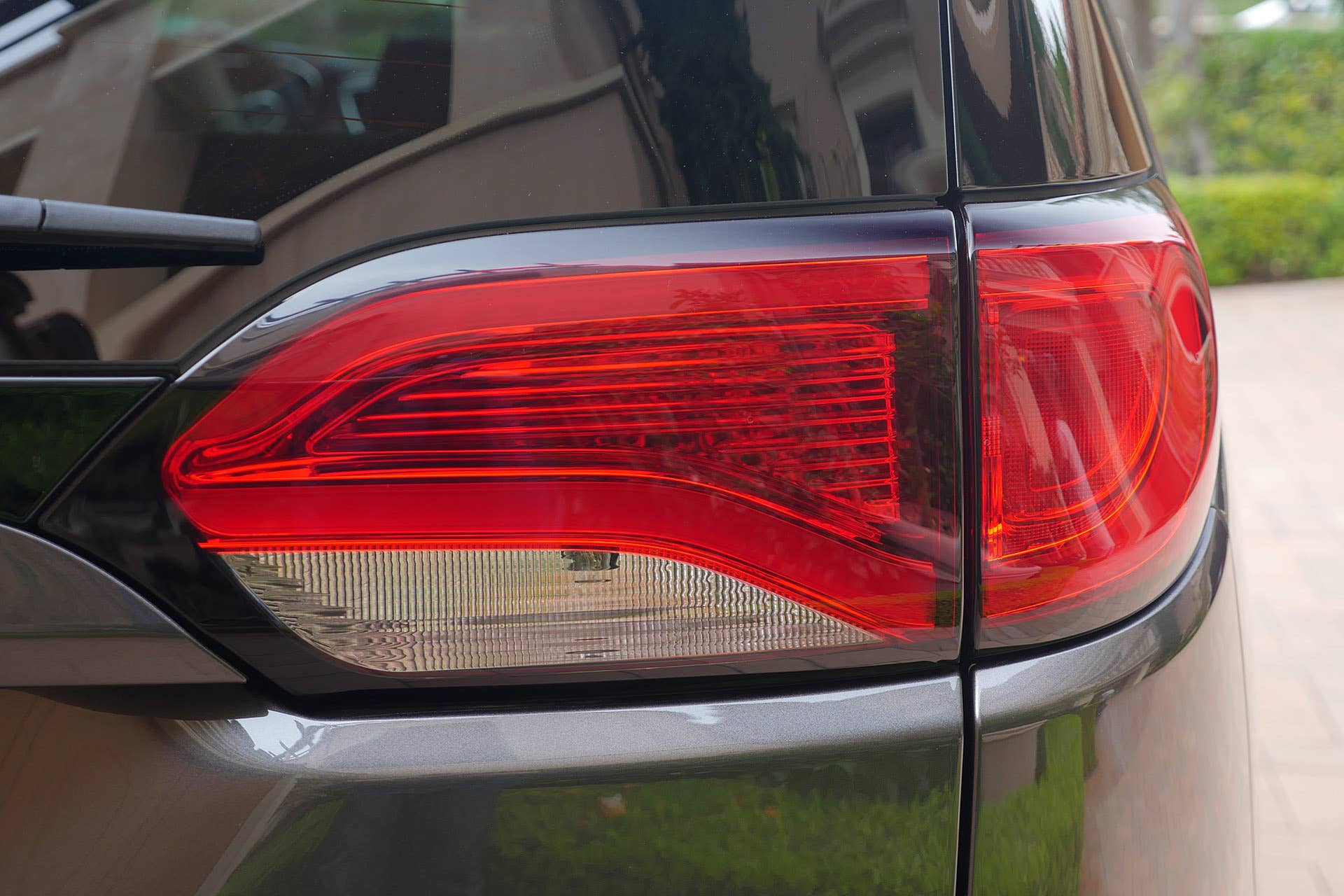 2017 Chrysler Pacifica taillight