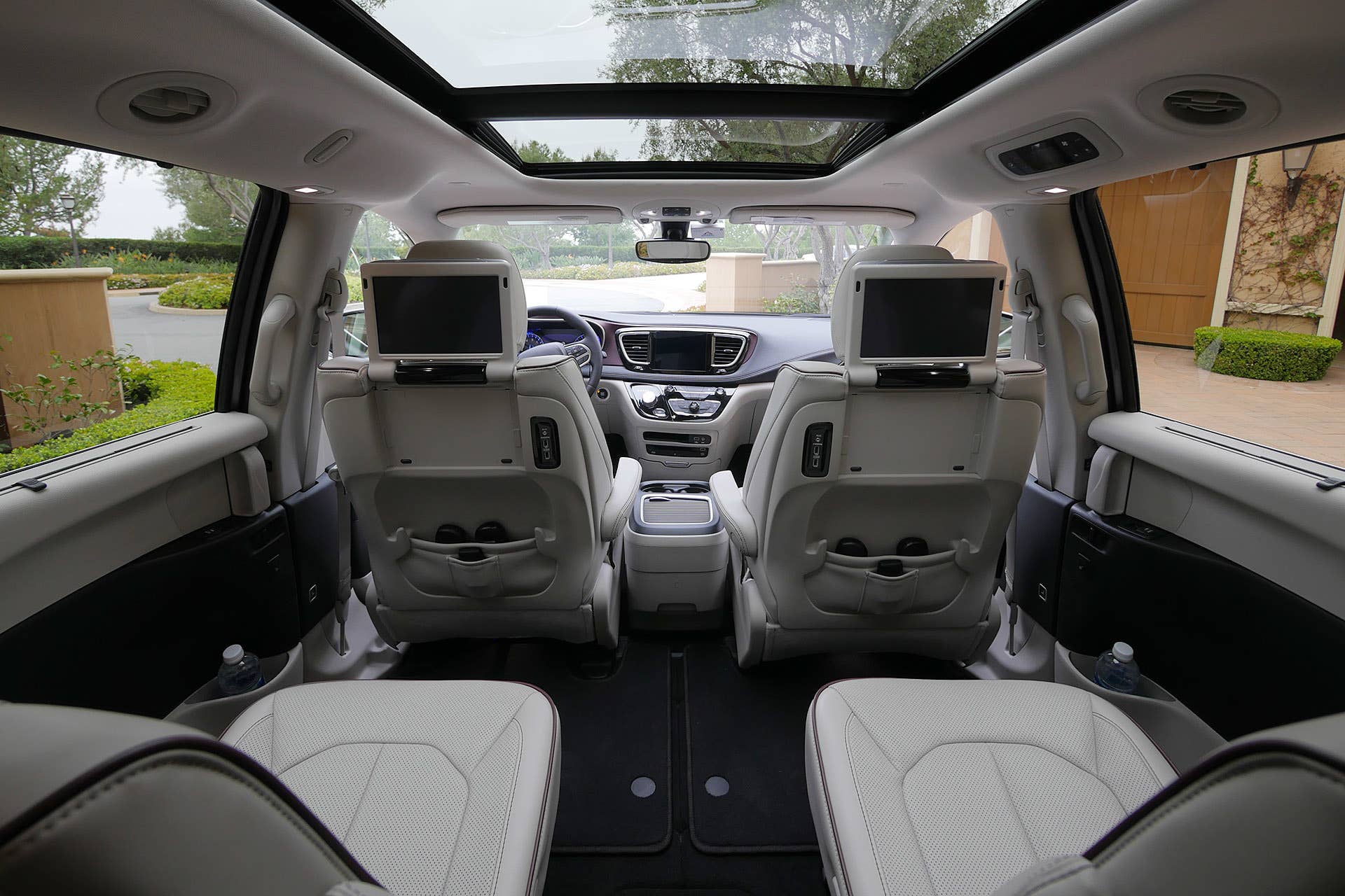 2017 Chrysler Pacifica rear seats