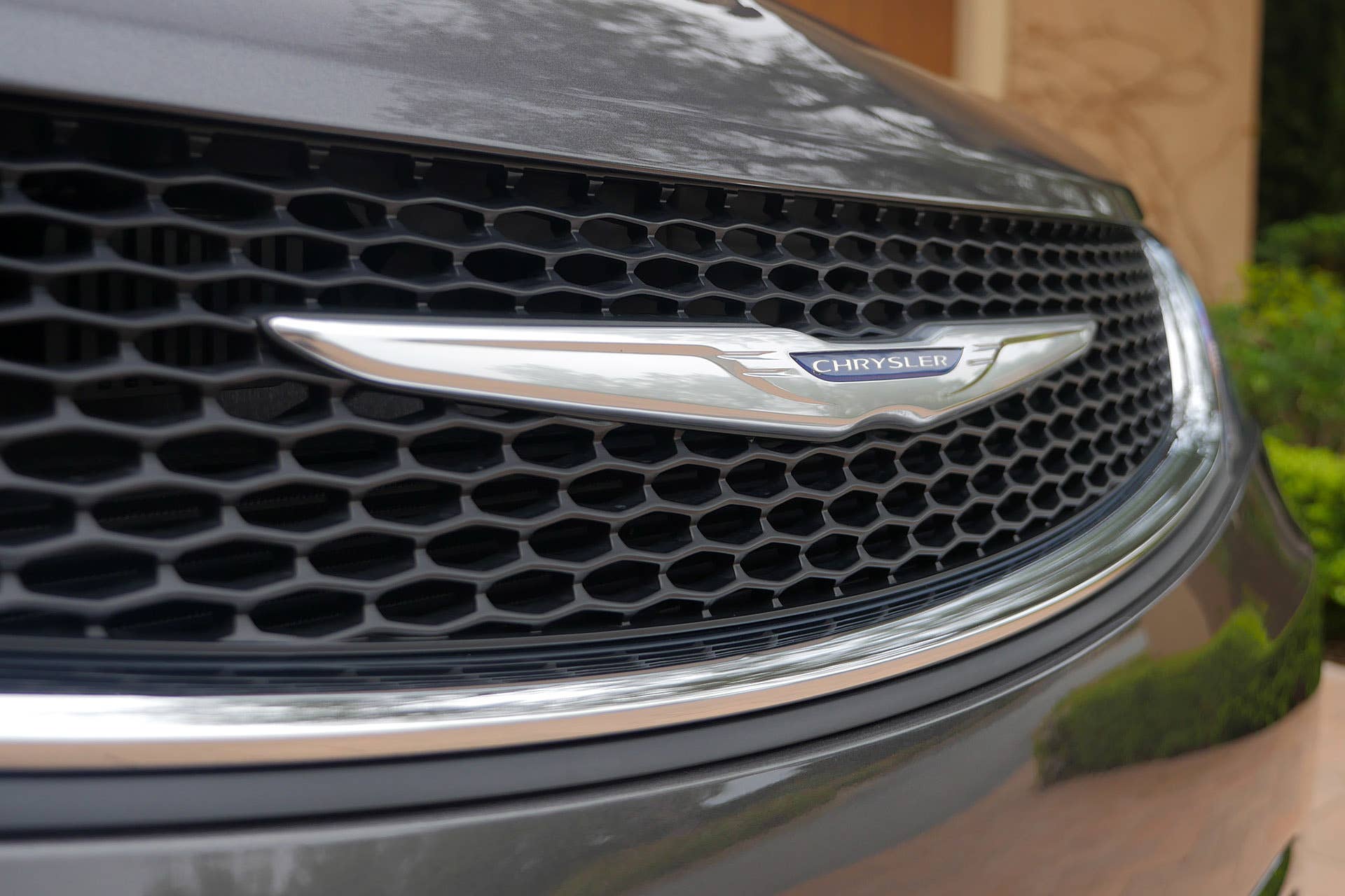 2017 Chrysler Pacifica grille