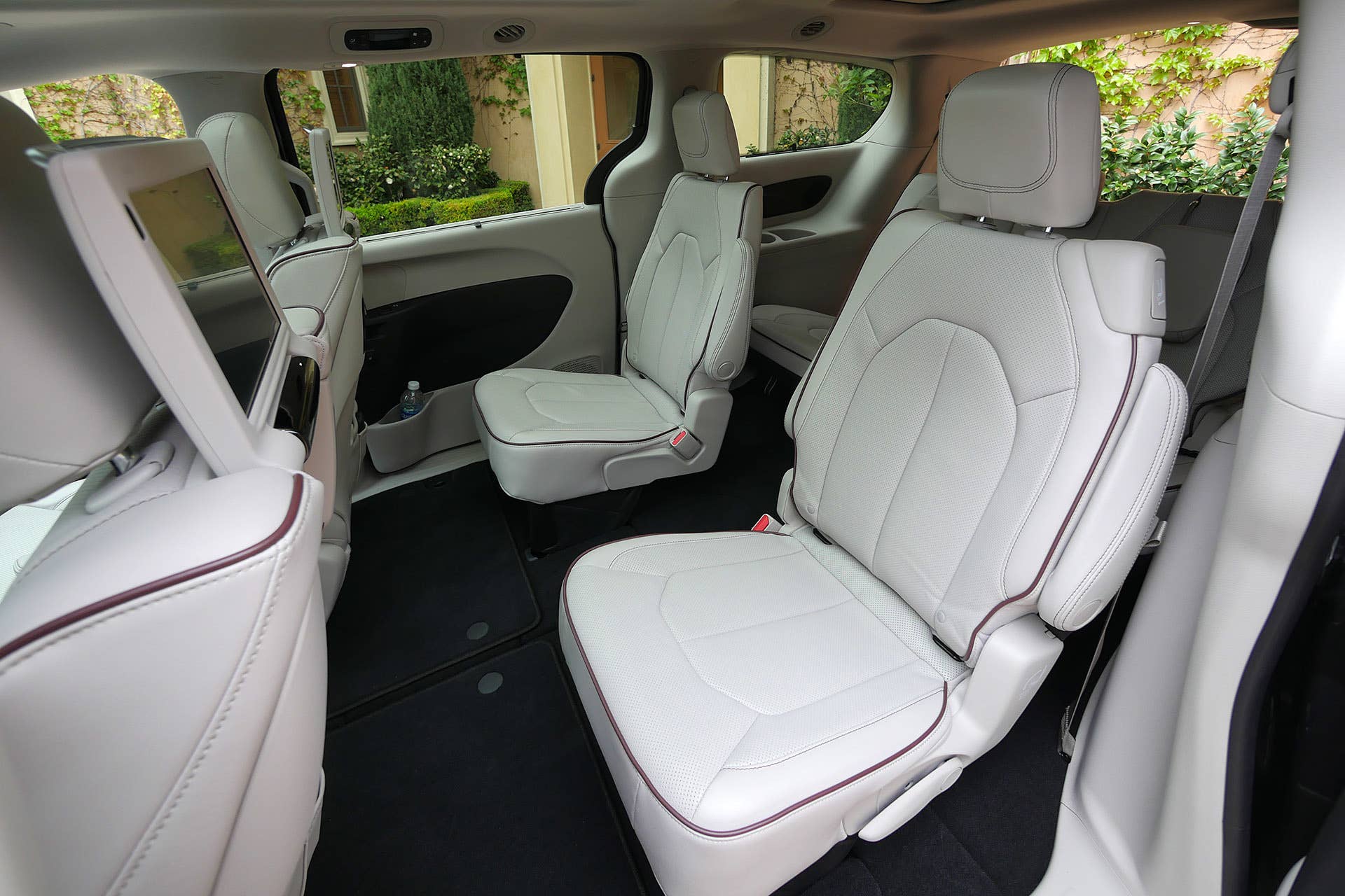 2017 Chrysler Pacifica rear seats
