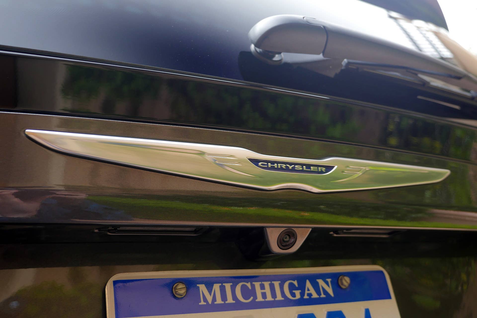 2017 Chrysler Pacifica badge