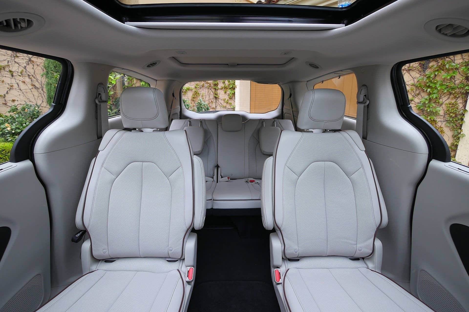 2017 Chrysler Pacifica rear seats