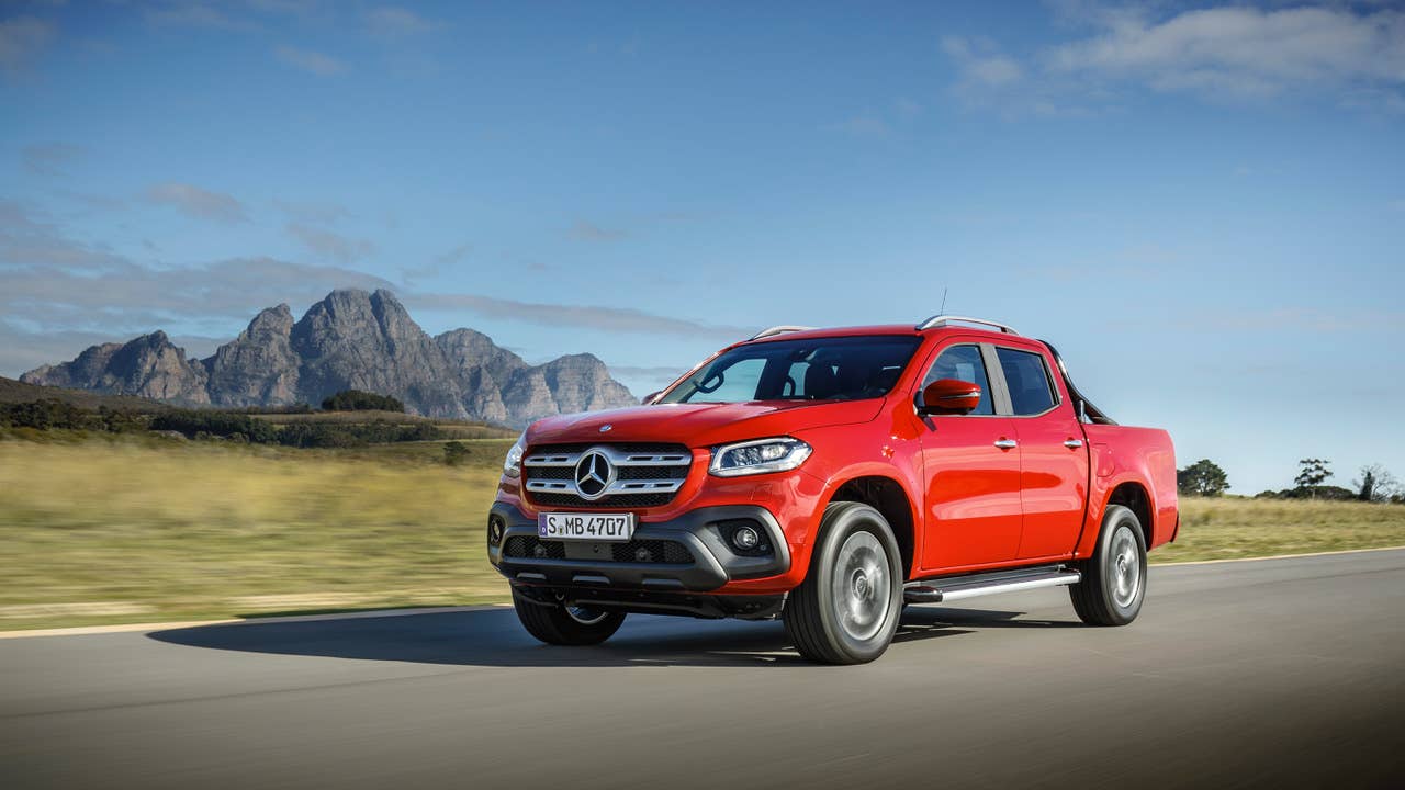 Mercedes-Benz X-Klasse â Exterieur, Danakilrot, Ausstattungslinie PROGRESSIVE // Mercedes-Benz X-Class â Exterior, danakil red, design and equipement PROGRESSIVE