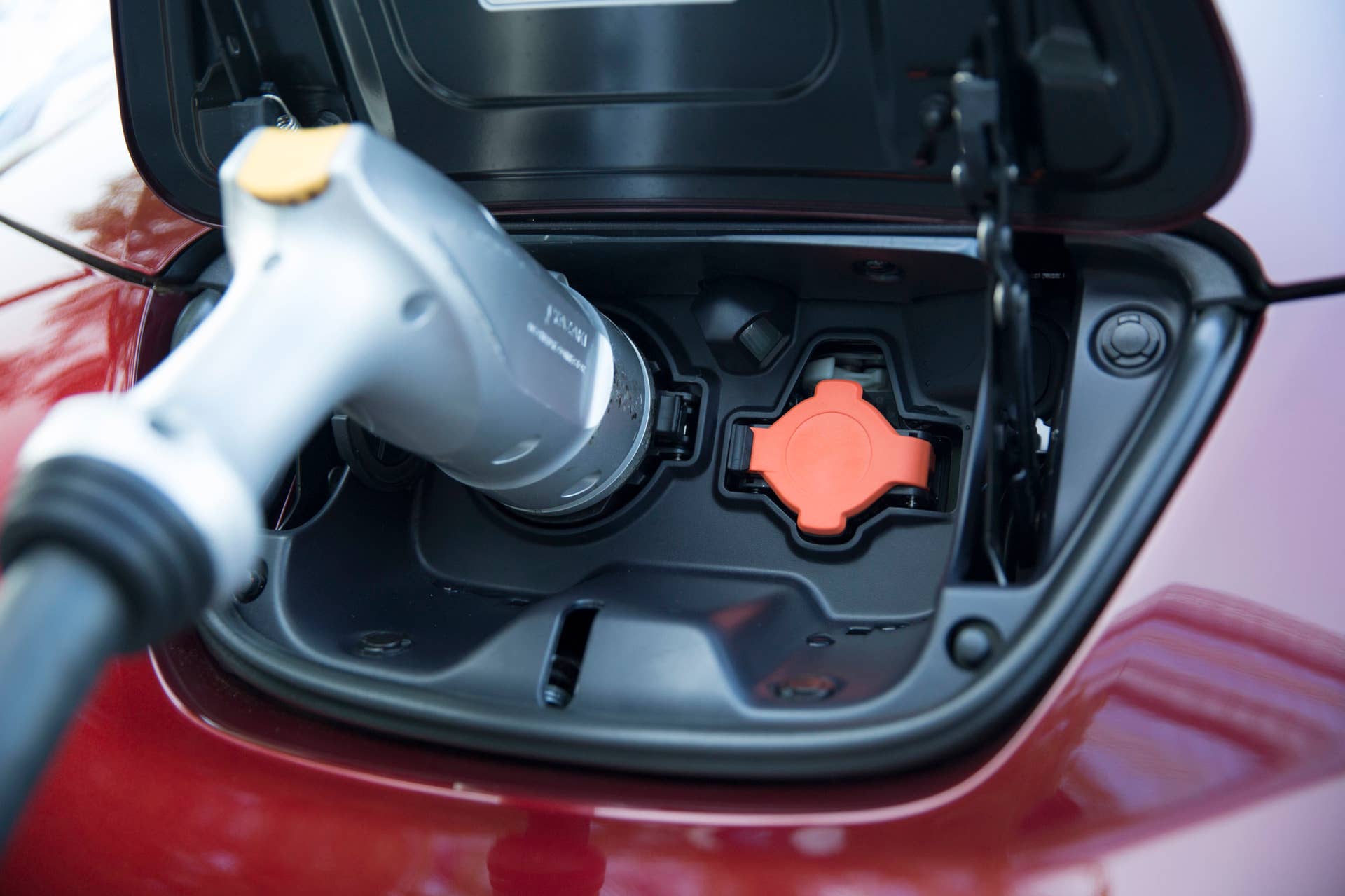 2016 Nissan Leaf charger