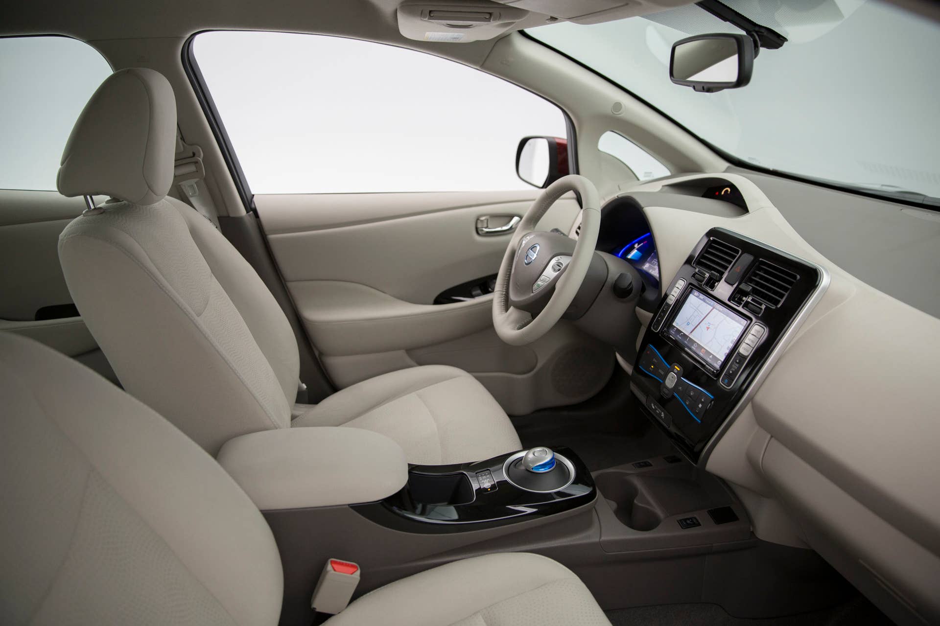 2016 Nissan Leaf interior front
