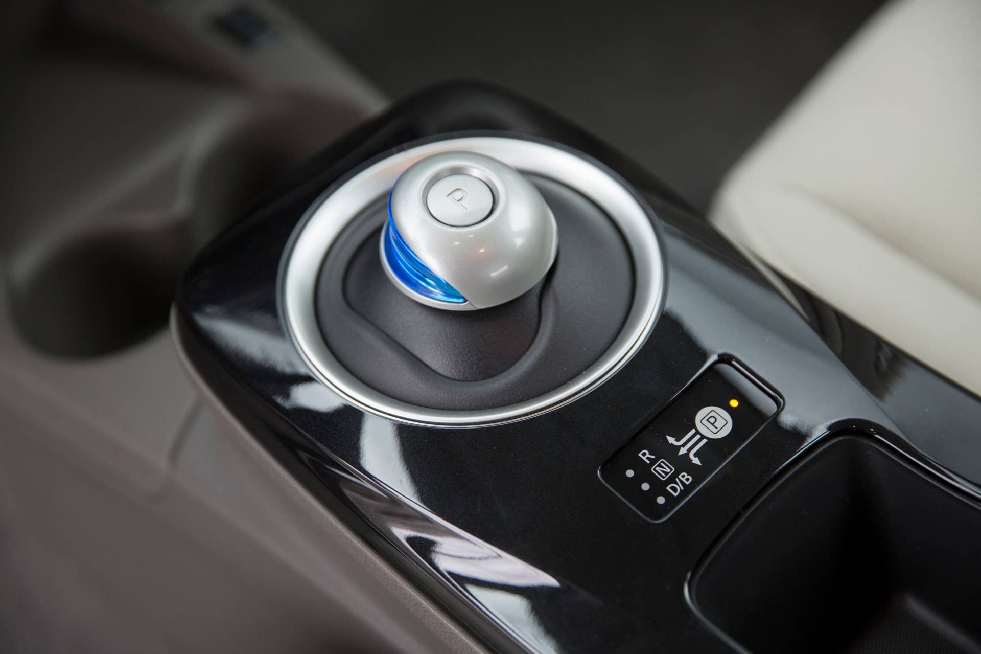 2016 Nissan Leaf shifter