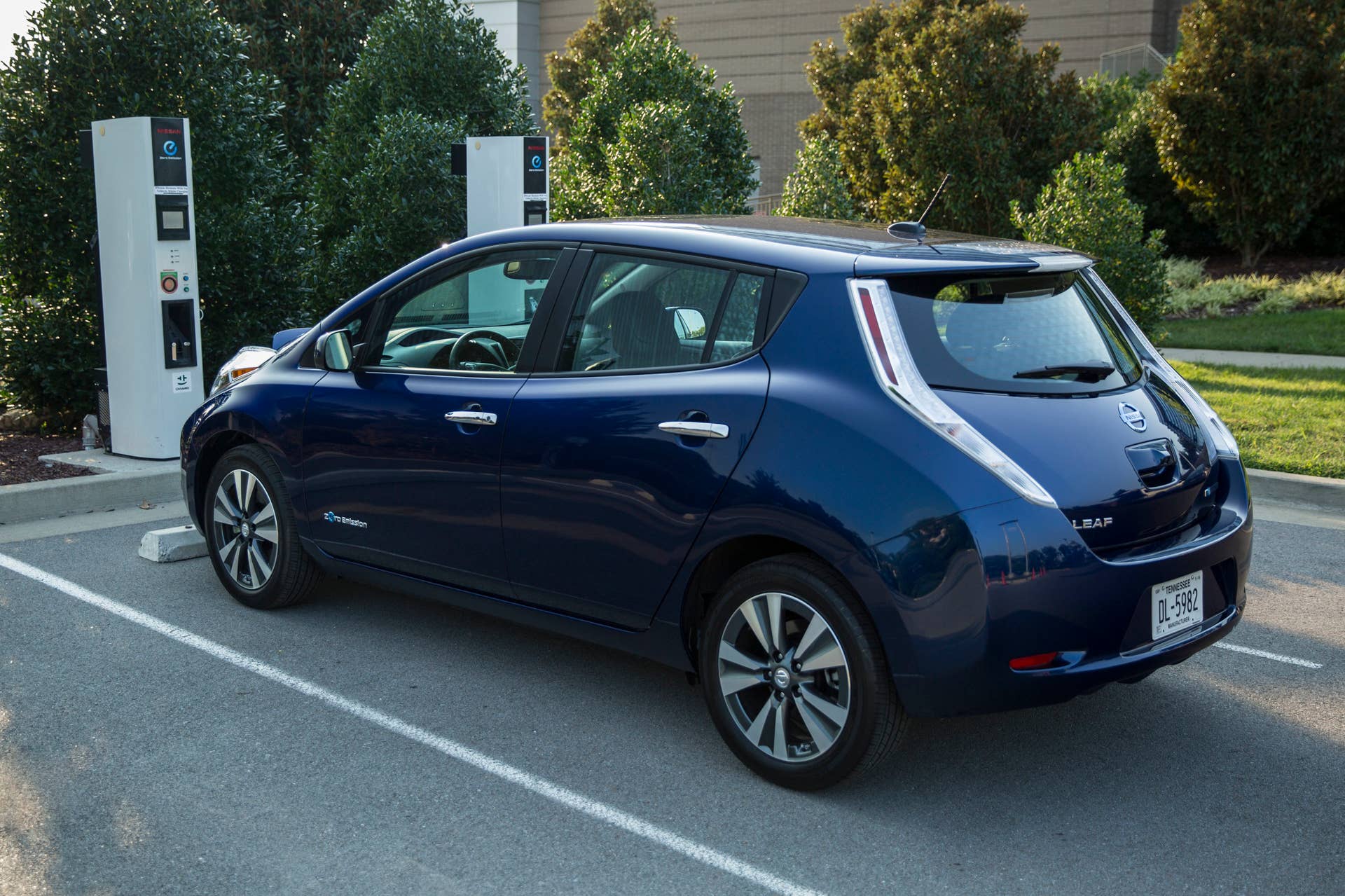 2016 Nissan Leaf blue rear 3/4 parked