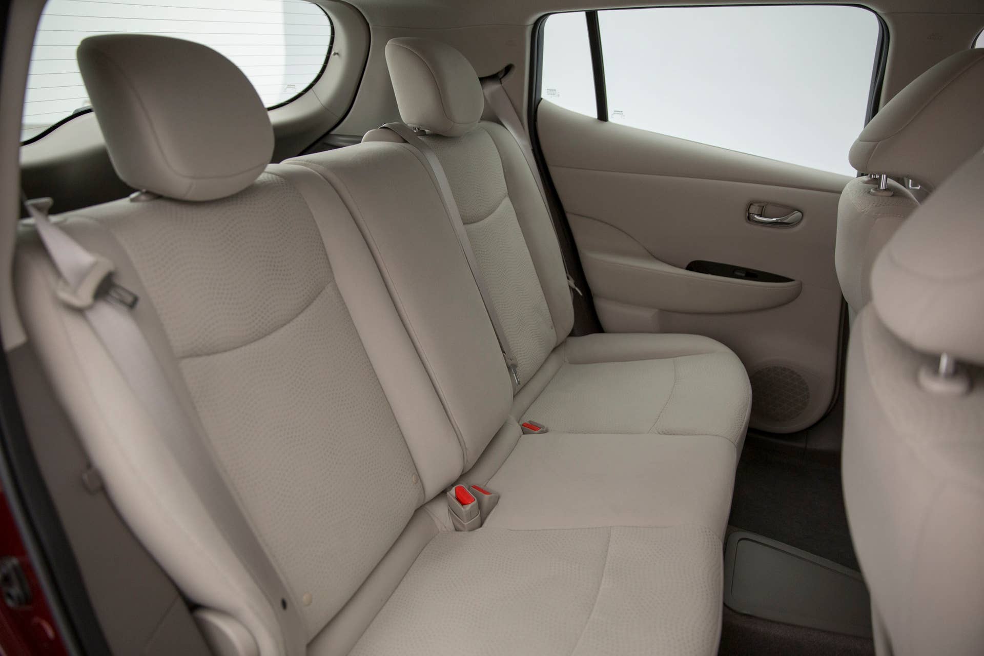2016 Nissan Leaf interior rear seats