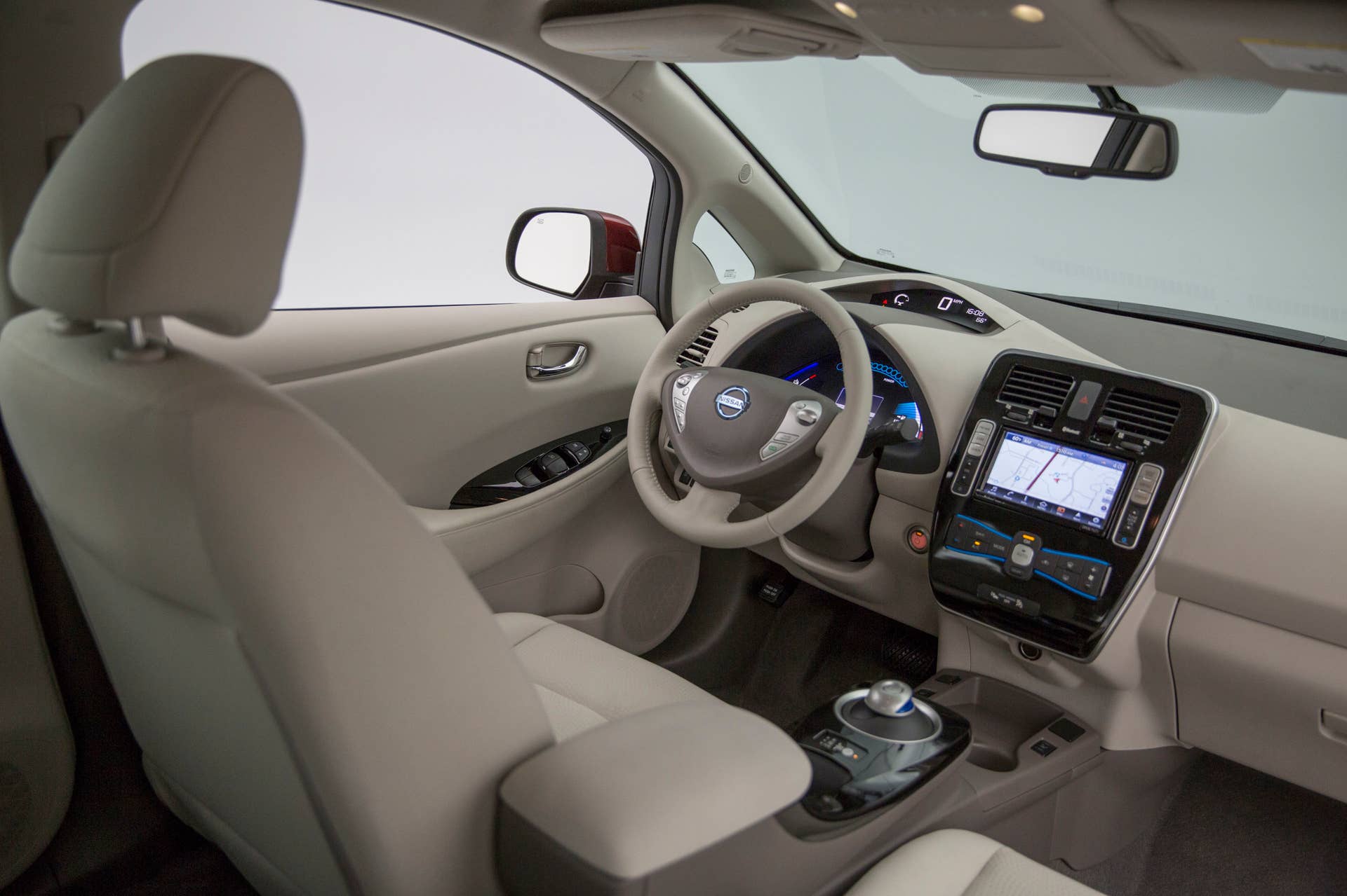 2016 Nissan Leaf interior