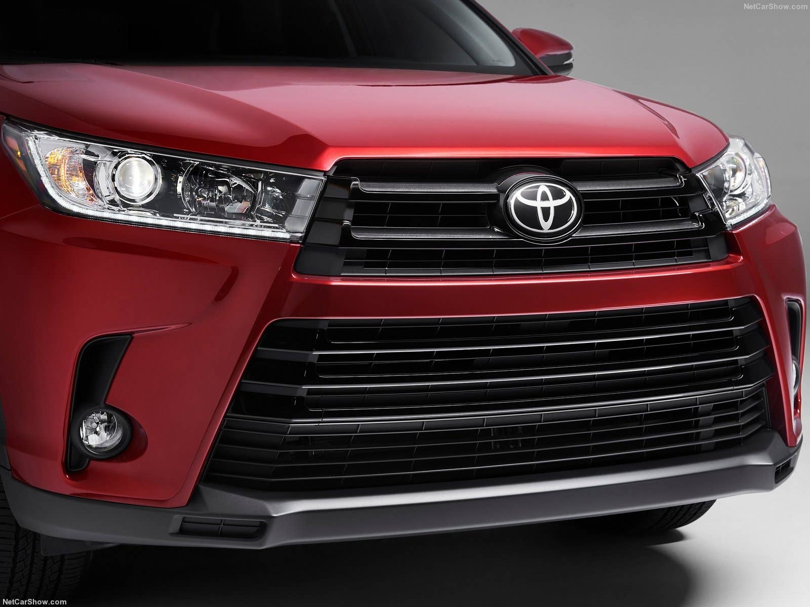 Toyota Highlander grille