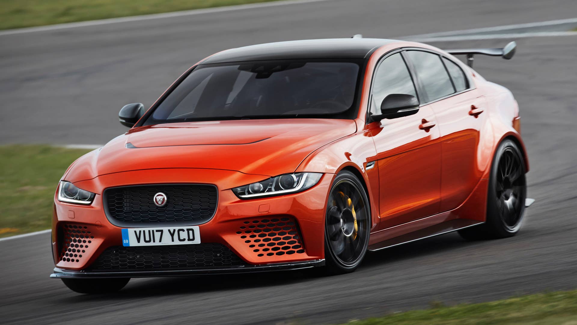 Jaguar XE SV Project 8