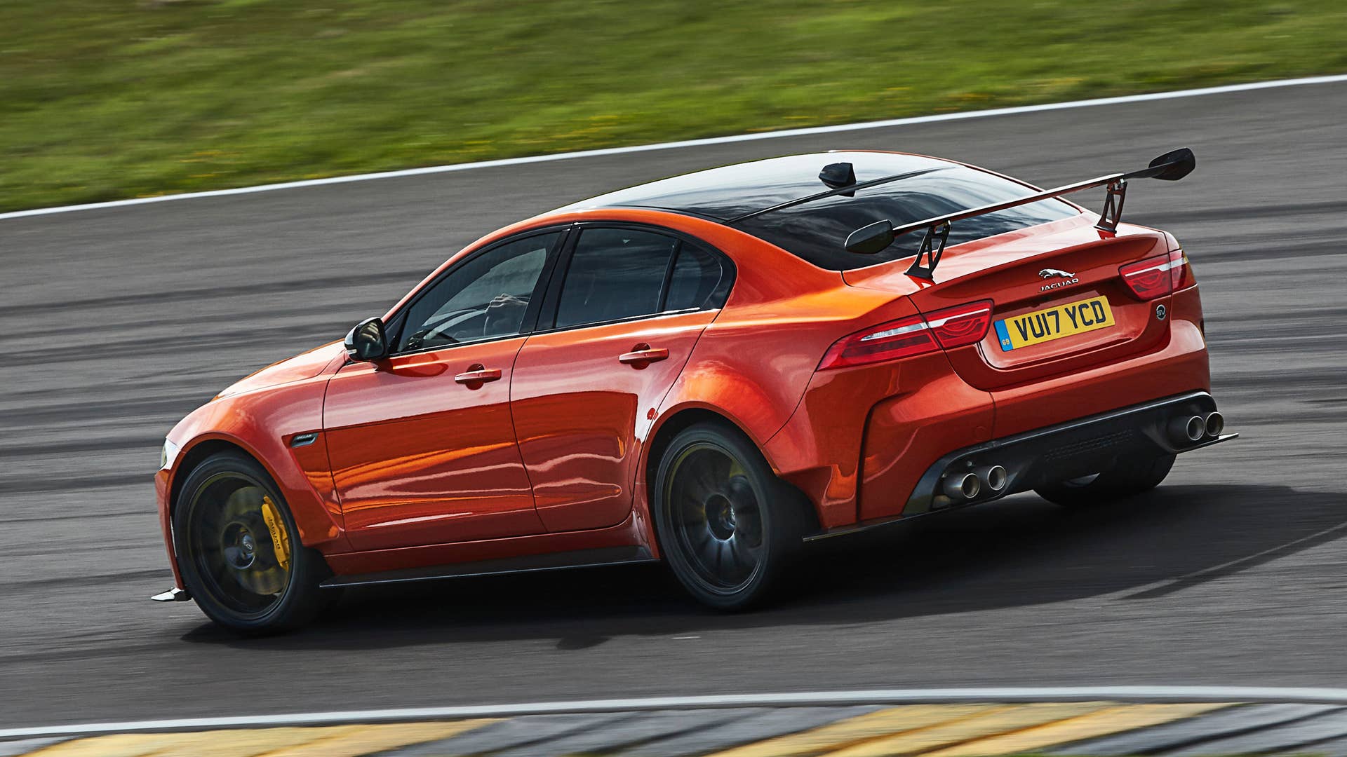 Jaguar XE SV Project 8
