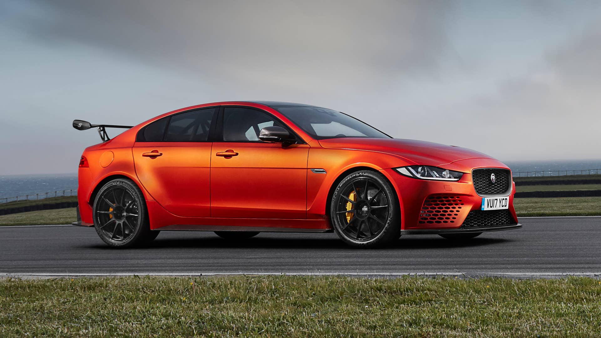 Jaguar XE SV Project 8