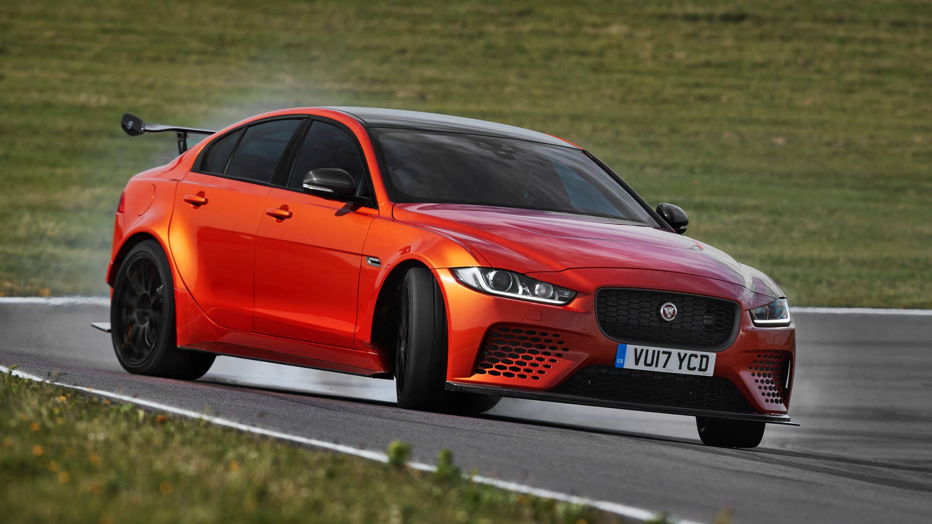 Jaguar XE SV Project 8