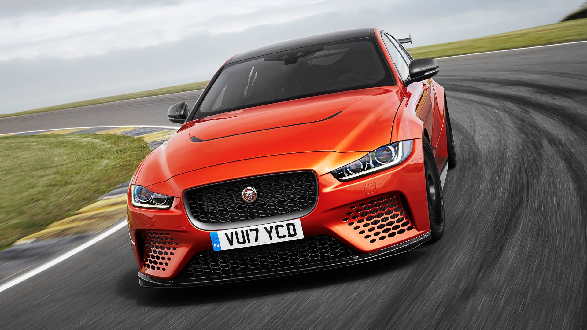 Jaguar XE SV Project 8