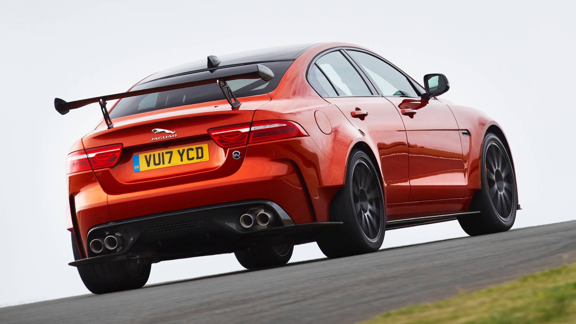 Jaguar XE SV Project 8