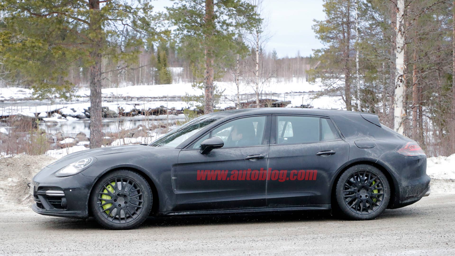 2019 Porsche Panamera Sport Turismo profile