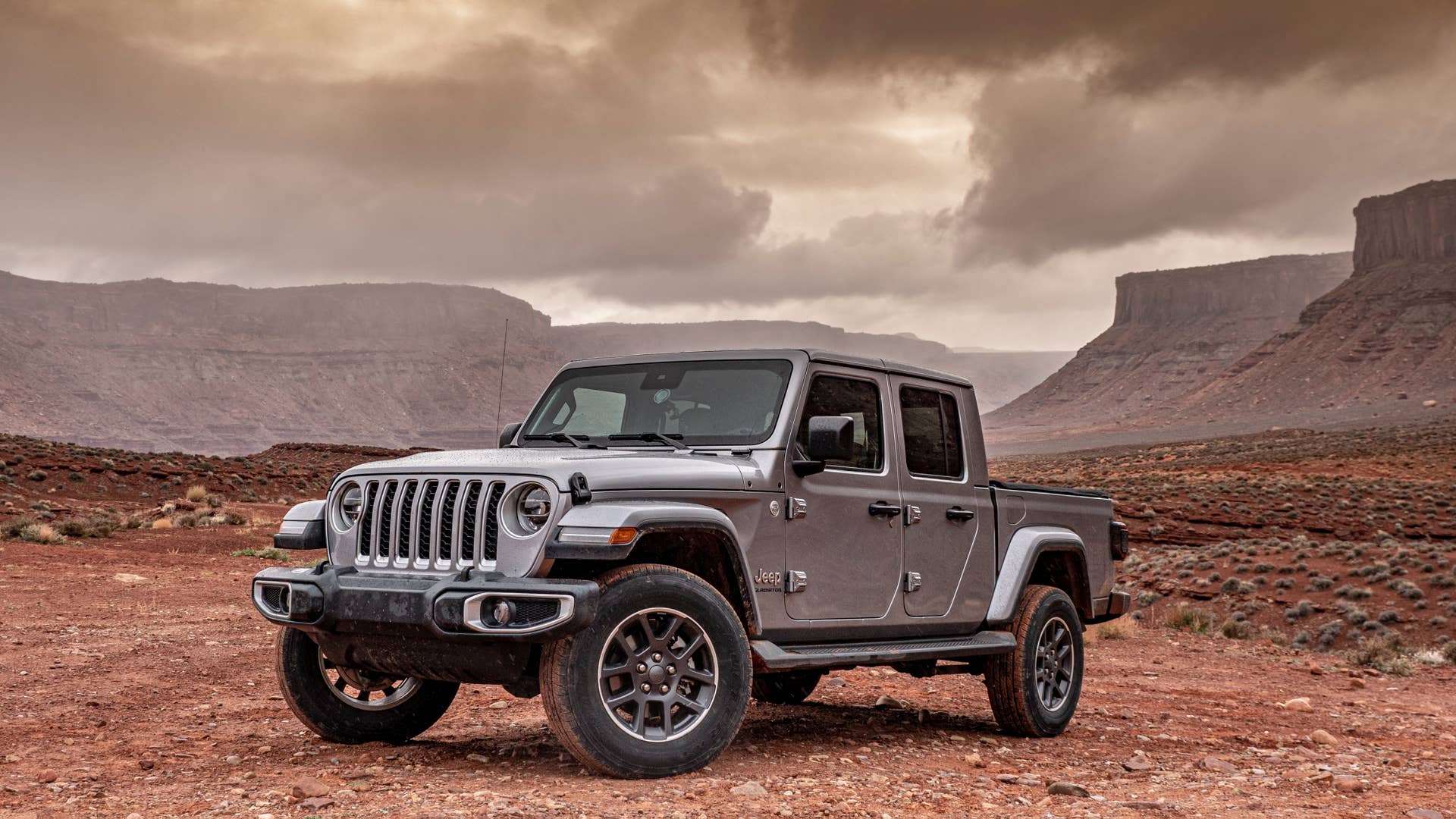 We take the 2020 Jeep Gladiator Overland pickup truck on a roadtrip through Moab.