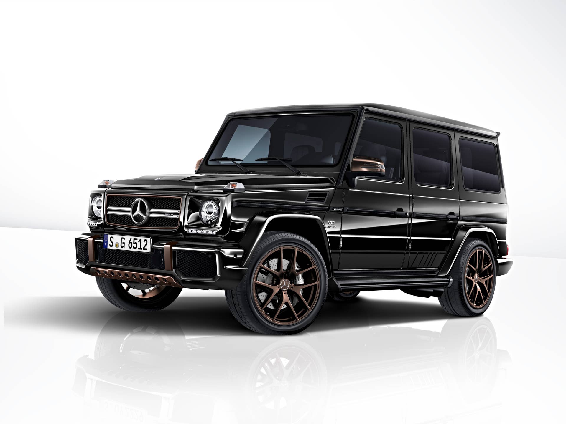 Mercedes-AMG G 65 Final Edition;Kraftstoffverbrauch kombiniert: 17 l/100 km, CO2-Emissionen kombiniert: 397 g/km* Mercedes-AMG G 65 Final Edition;Fuel consumption, combined: 17 l/100 km; combined CO2 emissions: 397 g/km*
